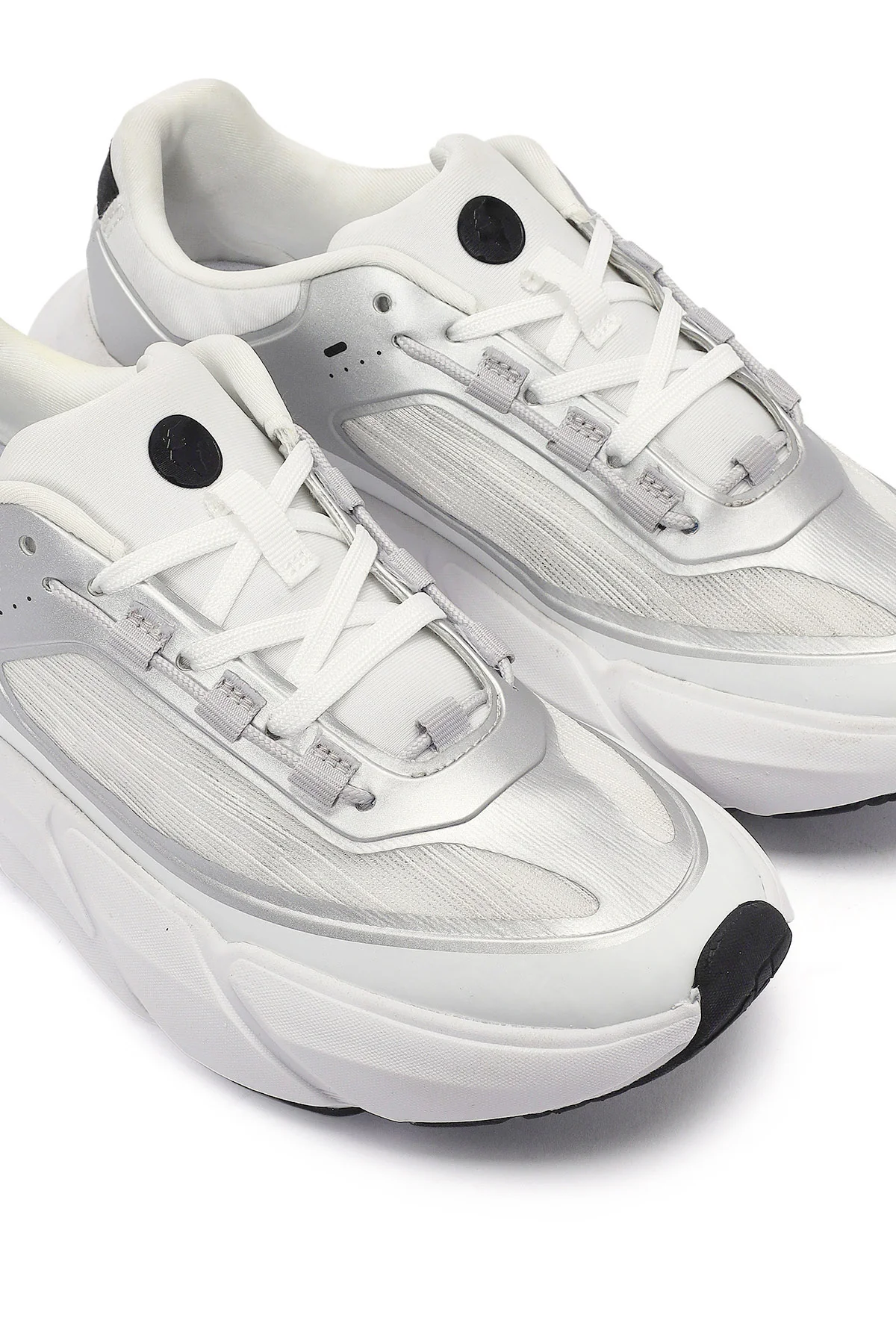 ACBC x DERİMOD Kadın Beyaz Bağcıklı Kalın Tabanlı Sneaker - Image 8