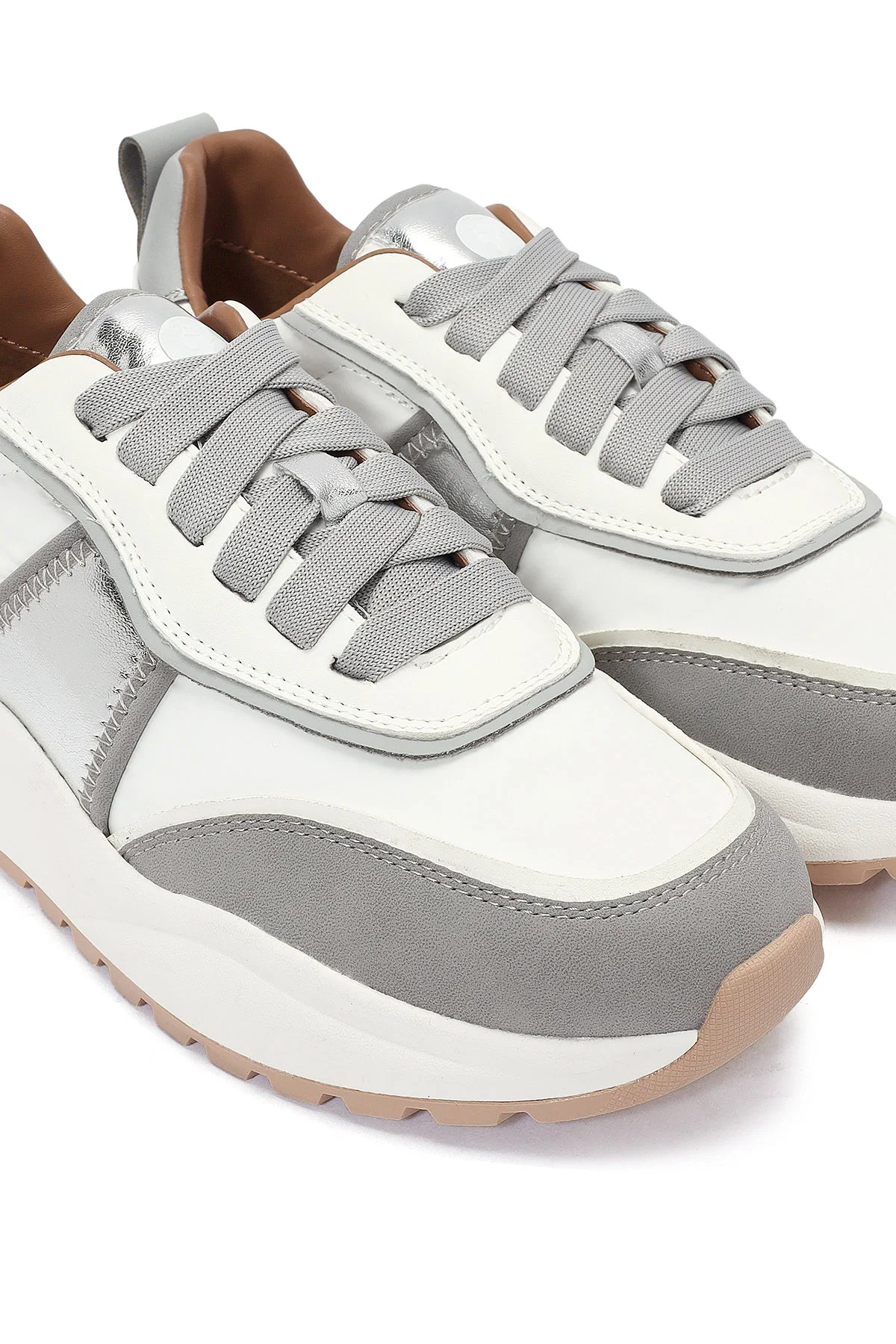 ACBC x DERİMOD Kadın Gri Kalın Tabanlı Bağcıklı Kumaş Sneaker - Image 9