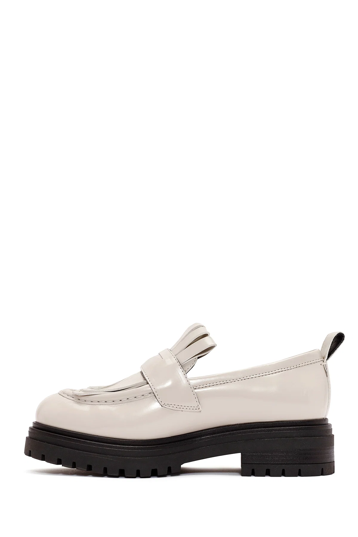 ACBC x Derimod Kadın Krem Kalın Tabanlı Maskülen Loafer - Image 2