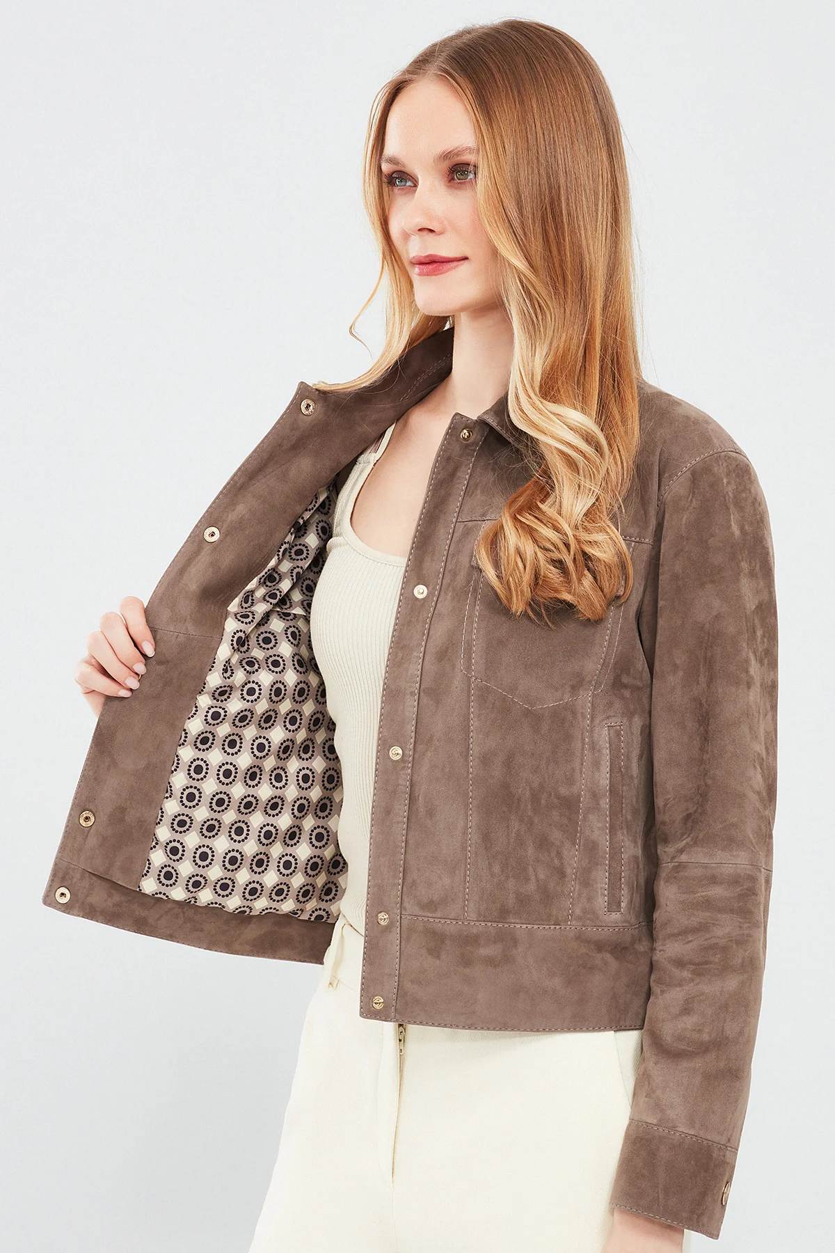 Amber Kadın Vizon Gömlek Yaka Kısa Süet Deri Ceket - Image 7