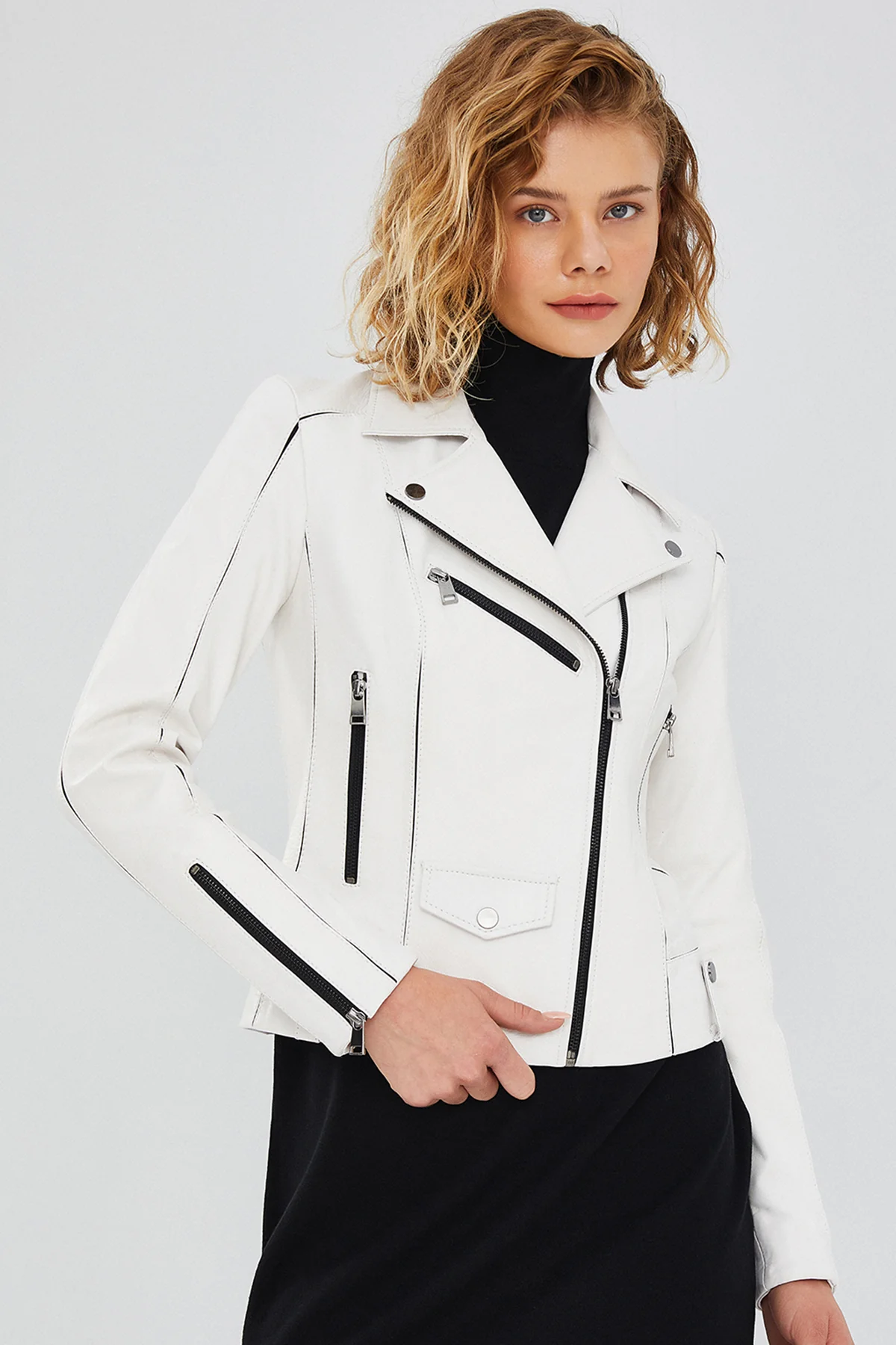 Bella Kadın Beyaz Slim-Fit Biker Deri Ceket - Image 3