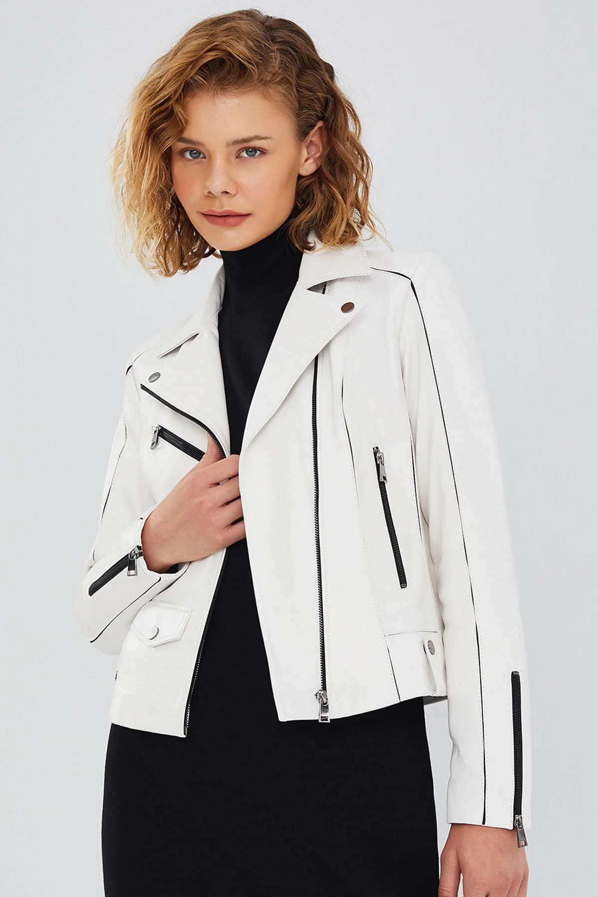 Bella Kadın Beyaz Slim-Fit Biker Deri Ceket - Image 4