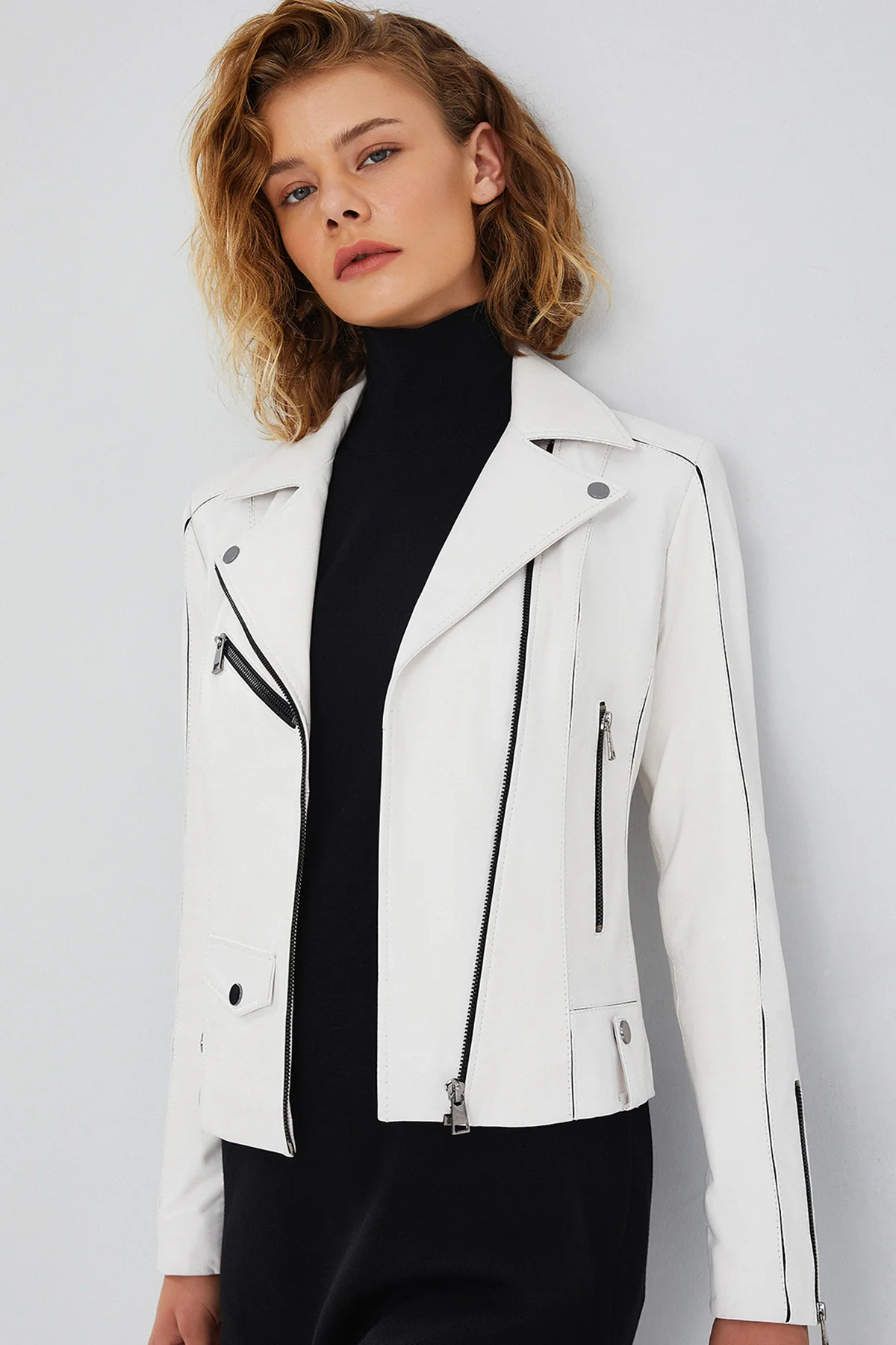Bella Kadın Beyaz Slim-Fit Biker Deri Ceket - Image 6