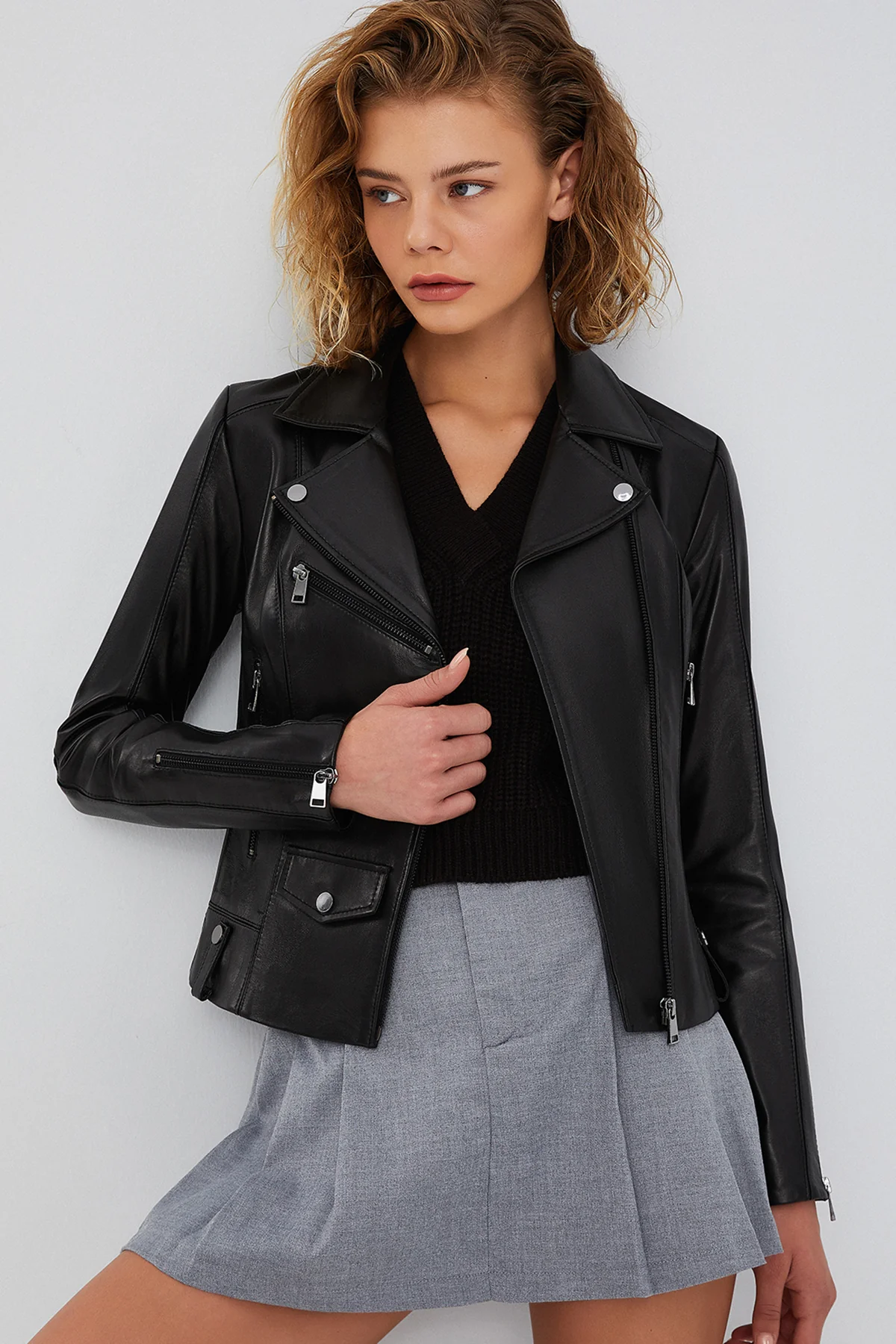 Bella Kadın Siyah Slim-Fit Biker Deri Ceket - Image 3