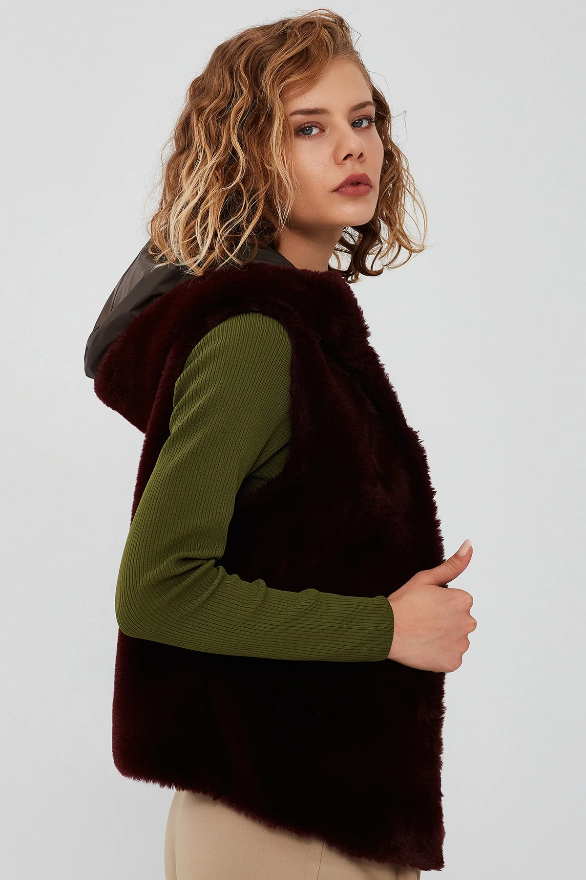 Celine Kadın Yeşil Kapüşonlu Kürklü Parka - Image 6