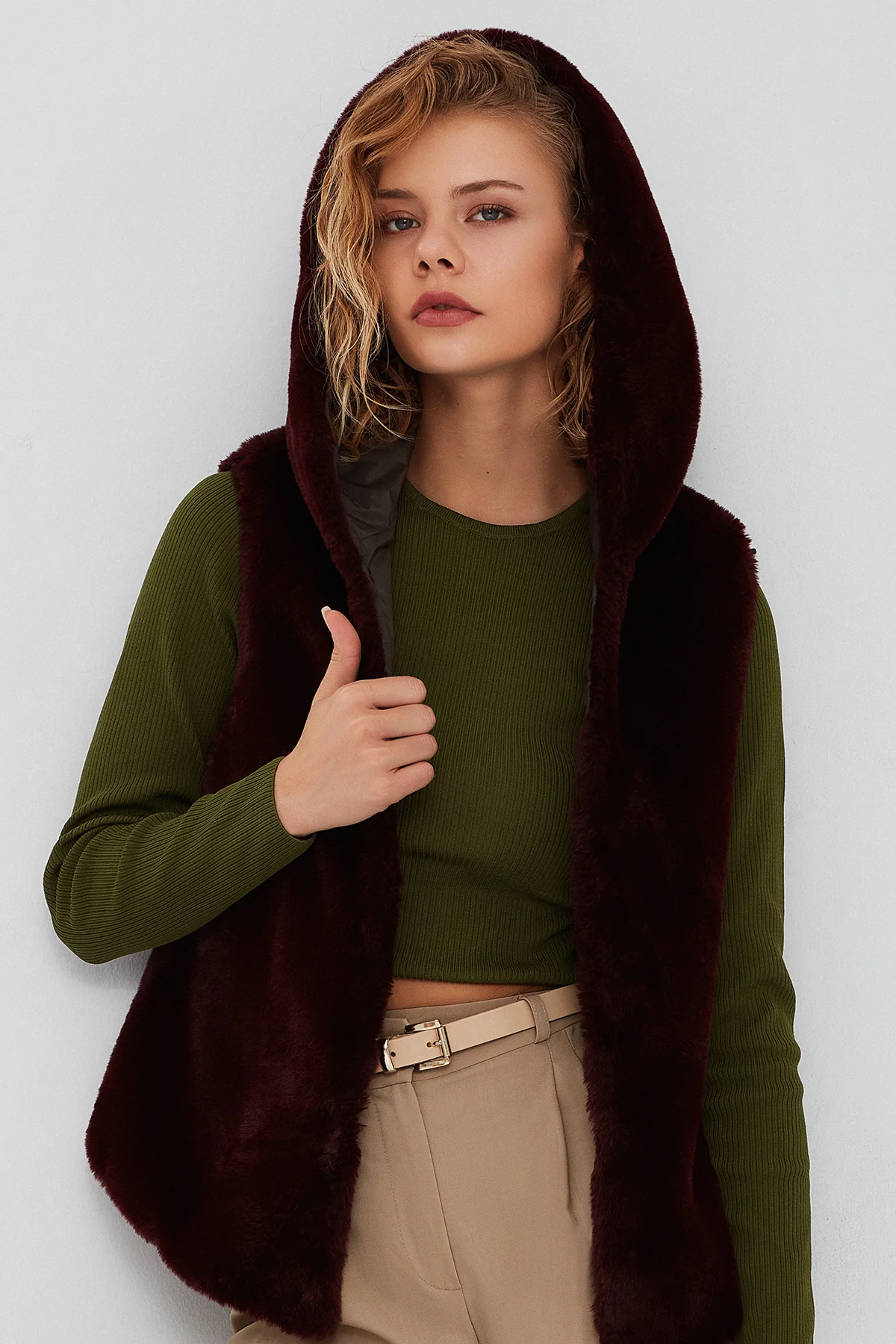 Celine Kadın Yeşil Kapüşonlu Kürklü Parka - Image 8