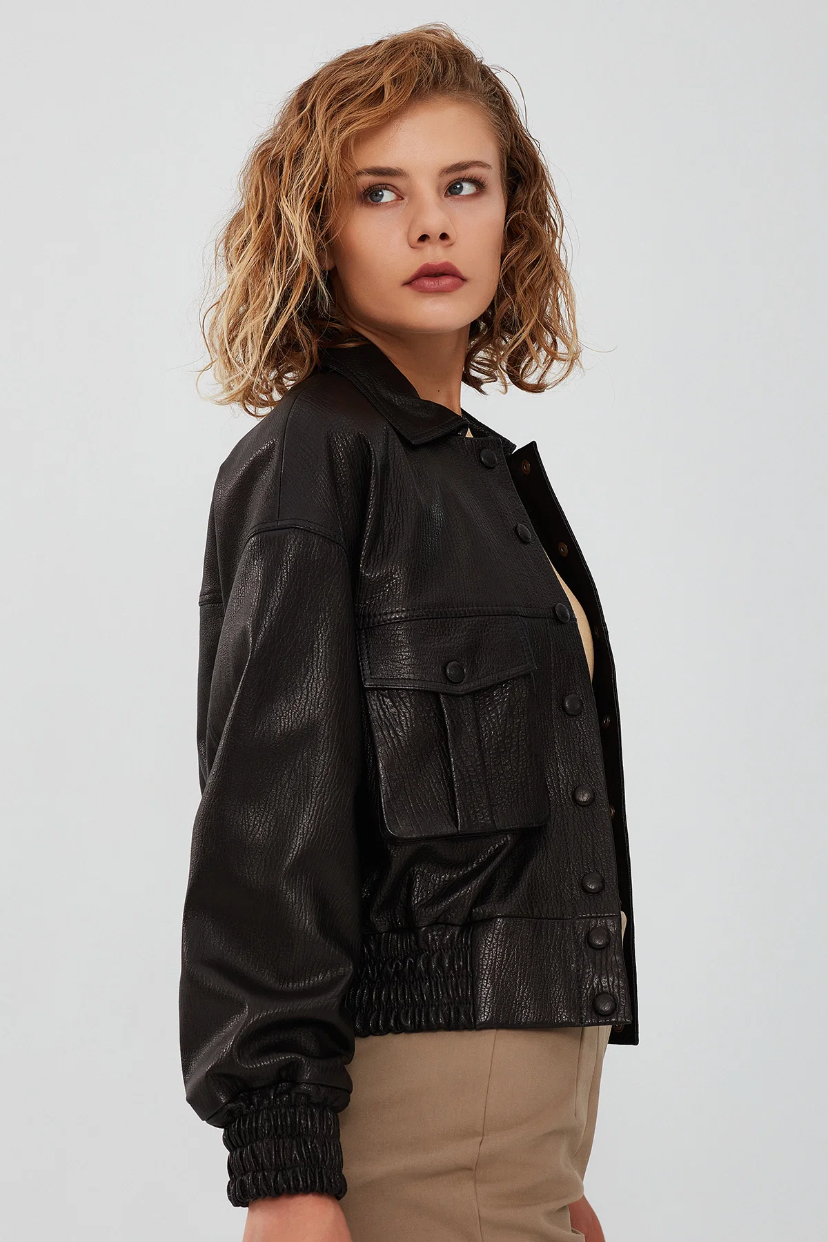 Chloe Kadın Siyah Oversize Deri Ceket - Image 2