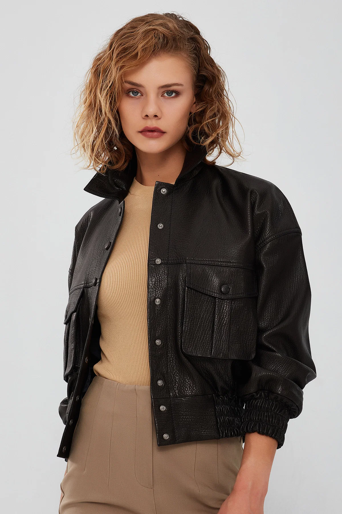 Chloe Kadın Siyah Oversize Deri Ceket - Image 4