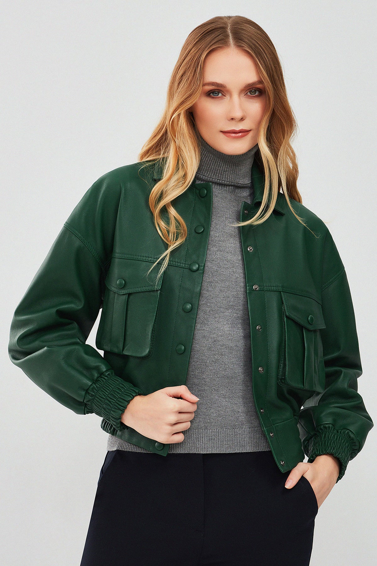 Chloe Kadın Yeşil Oversize Kısa Deri Mont - Image 2
