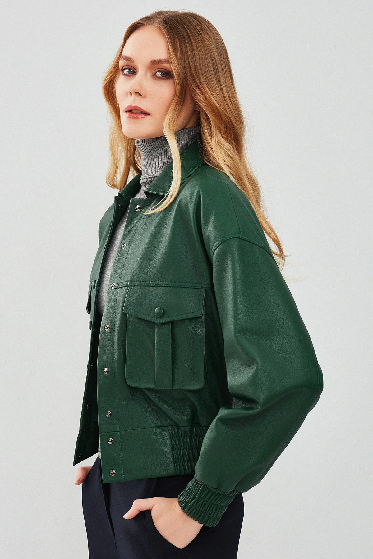 Chloe Kadın Yeşil Oversize Kısa Deri Mont - Image 3