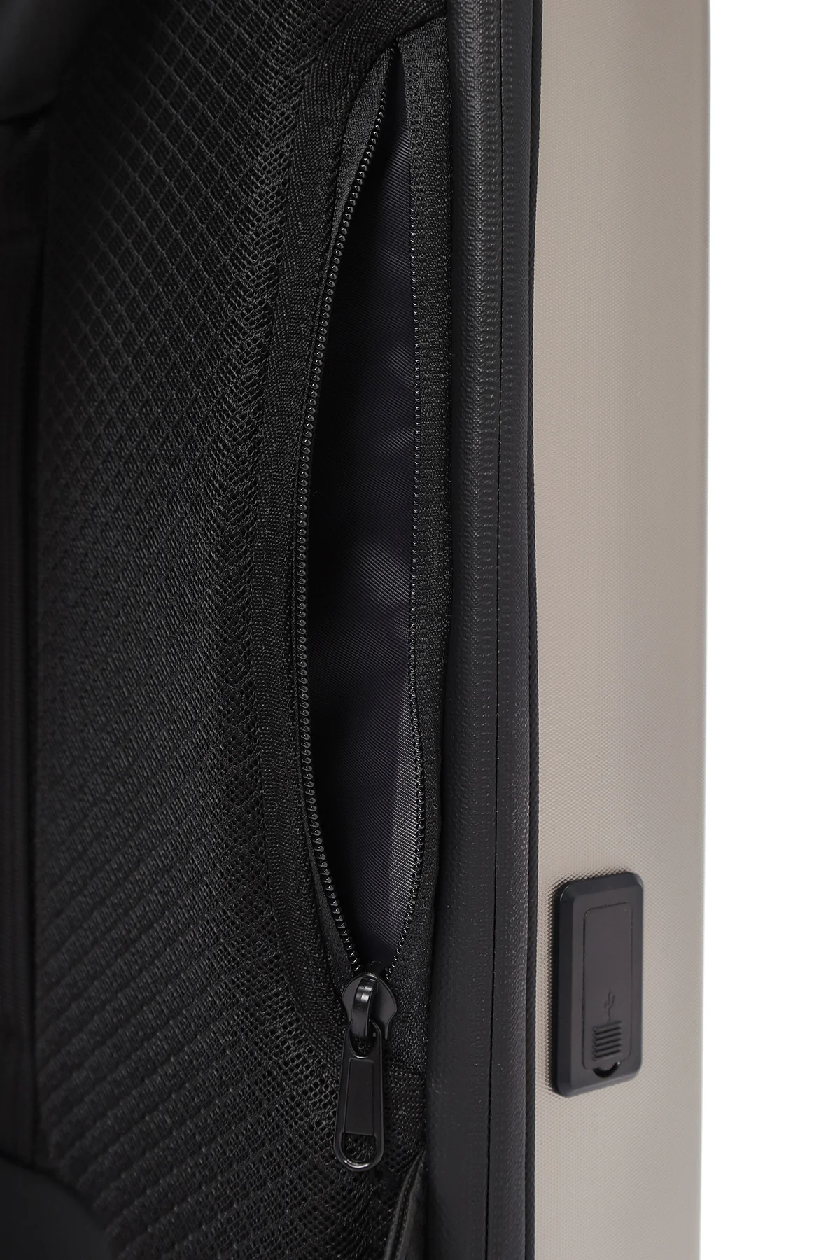 D-Pack Unisex Metalik Teknolojik Sırt Çantası - Image 11