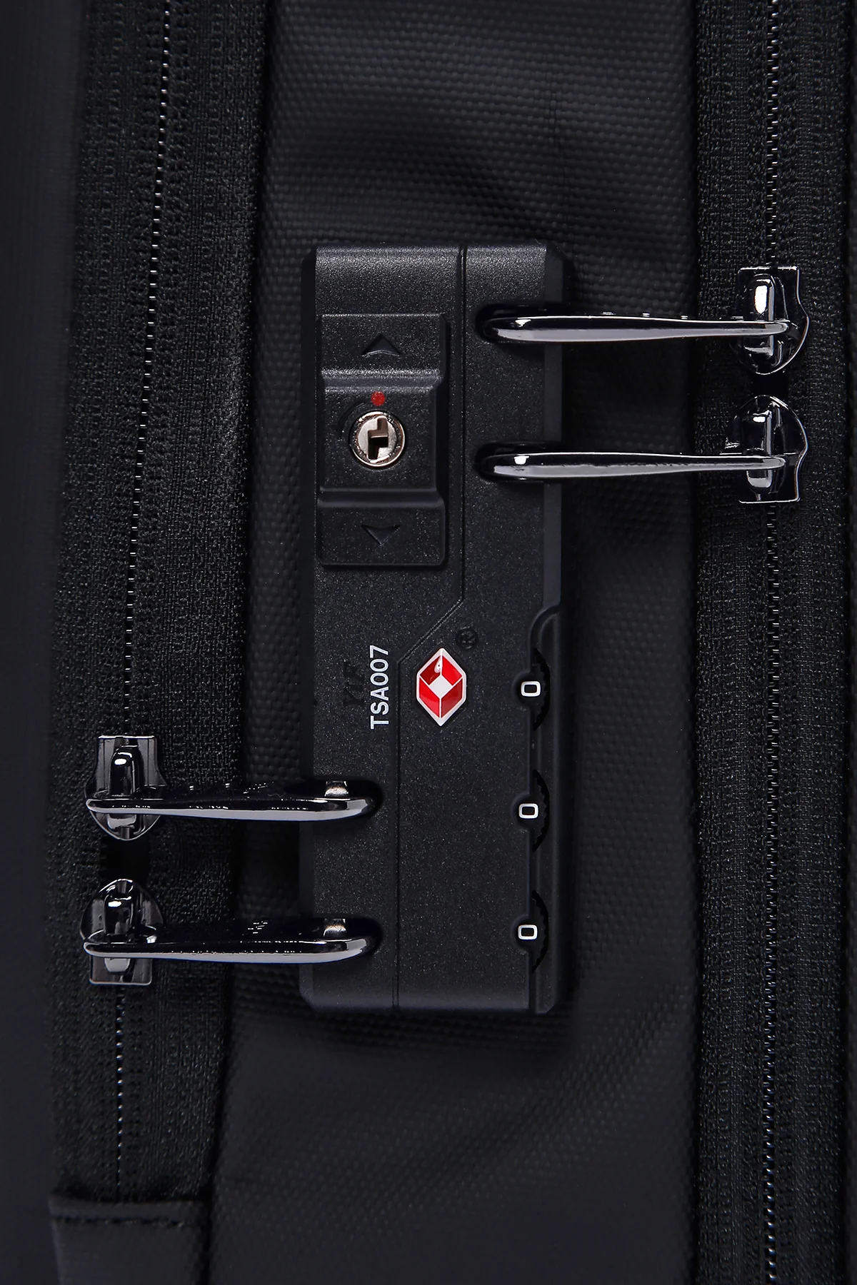 D-Pack Unisex Siyah Teknolojik Hardcase Sırt Çantası - Image 16