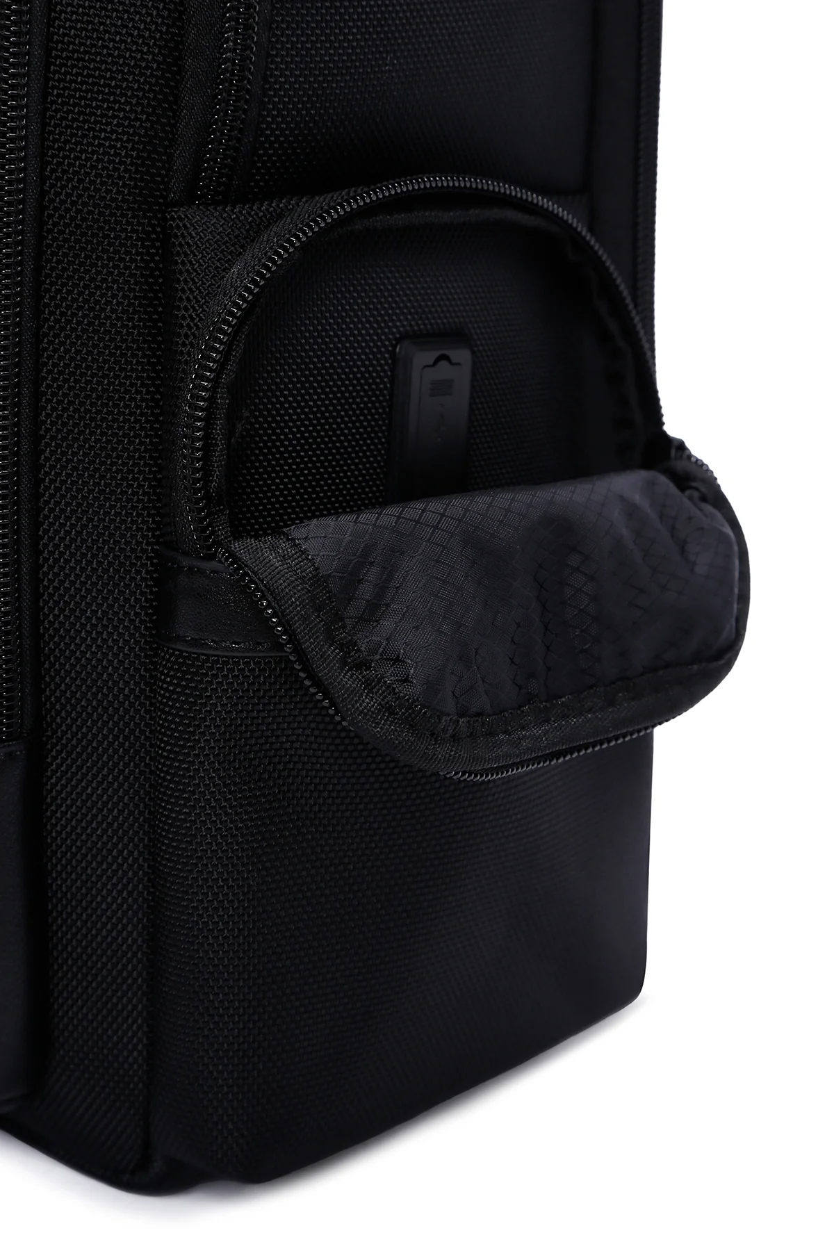 D-Pack Unisex Siyah Teknolojik Sırt Çantası - Image 7