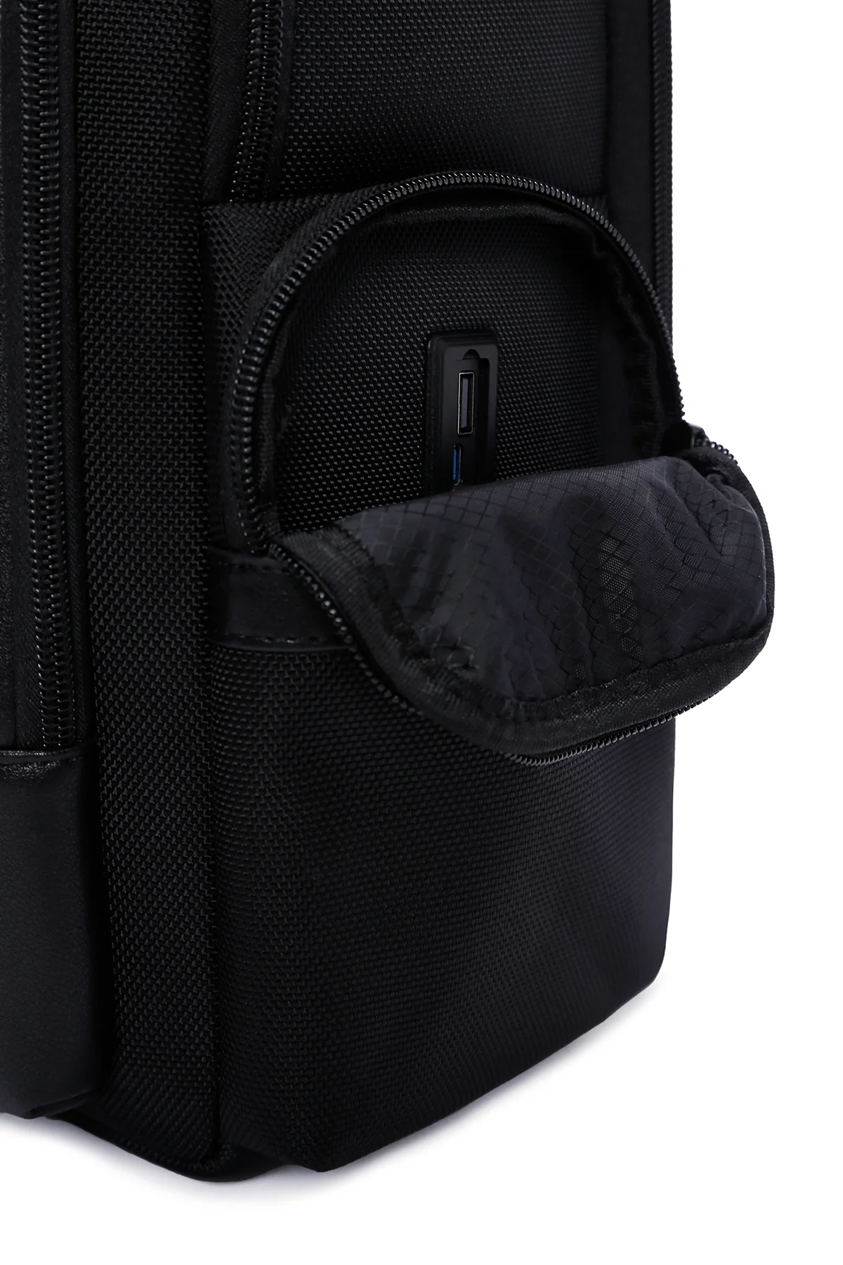 D-Pack Unisex Siyah Teknolojik Sırt Çantası - Image 9
