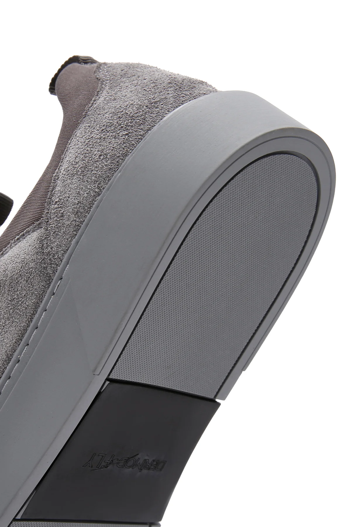 Derimod Fly Erkek Gri Bağcıklı Süet Deri Sneaker - Image 10