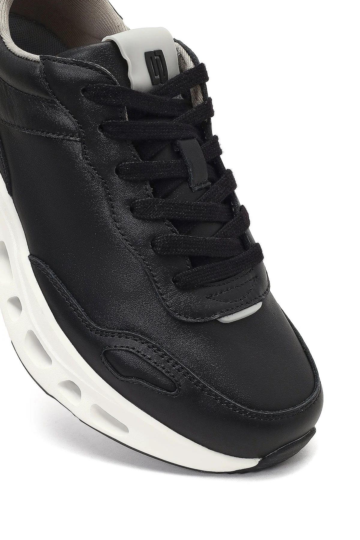 Derimod Studio Erkek Siyah Bağcıklı Kalın Tabanlı Sneaker - Image 9