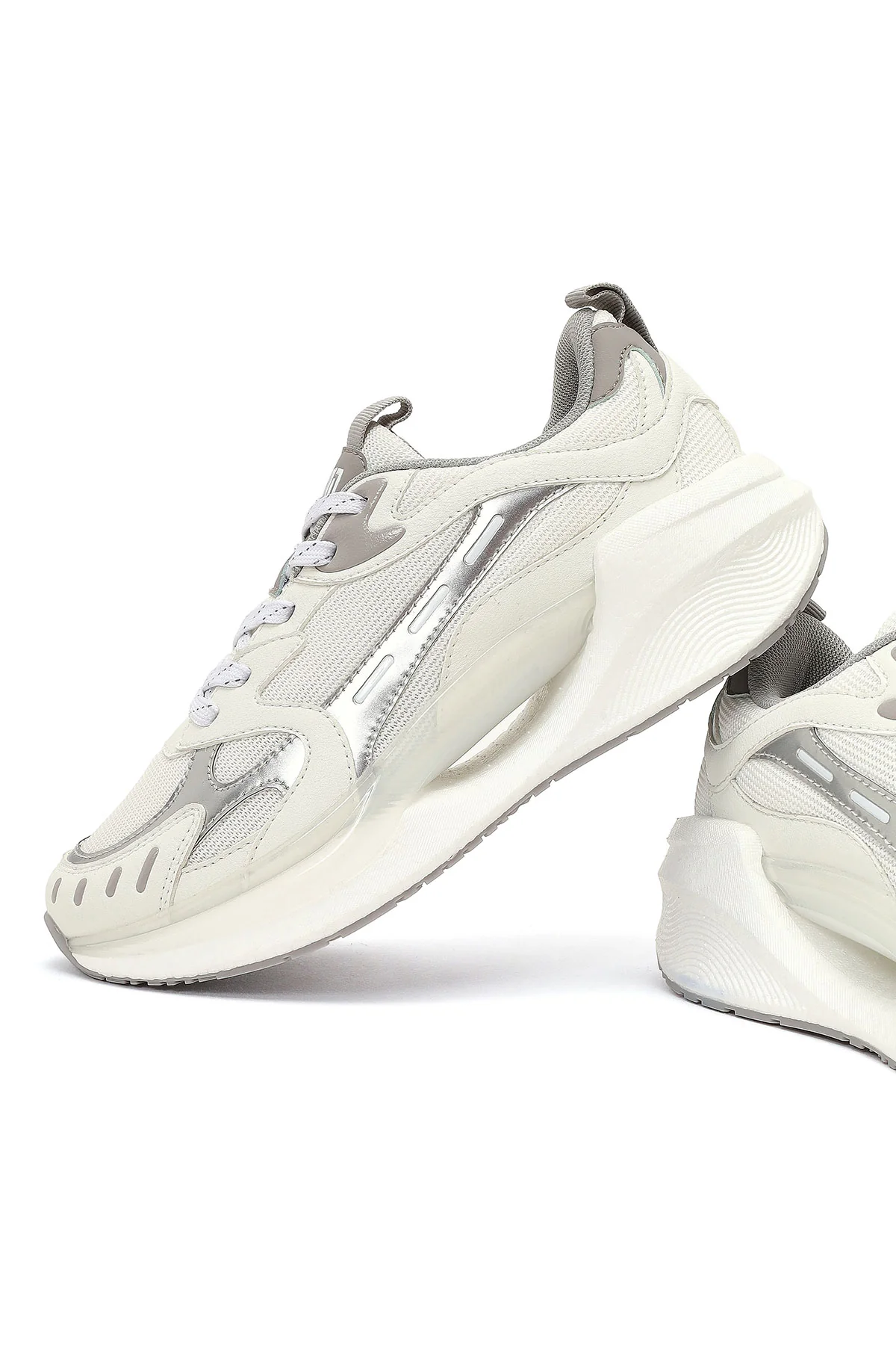 Derimod Studio Kadın Gümüş Bağcıklı Kalın Tabanlı Sneaker - Image 10