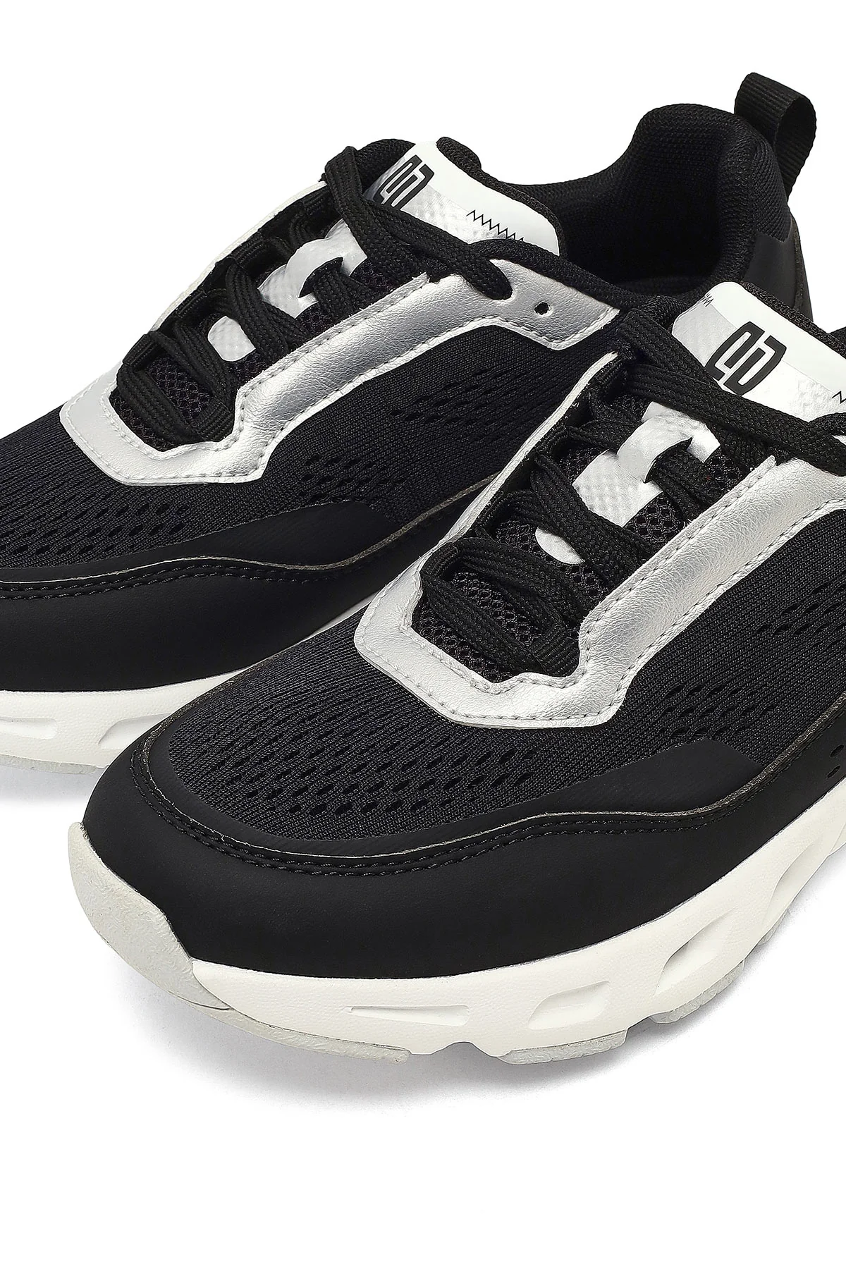 Derimod Studio Kadın Siyah Bağcıklı Kalın Tabanlı Sneaker - Image 10