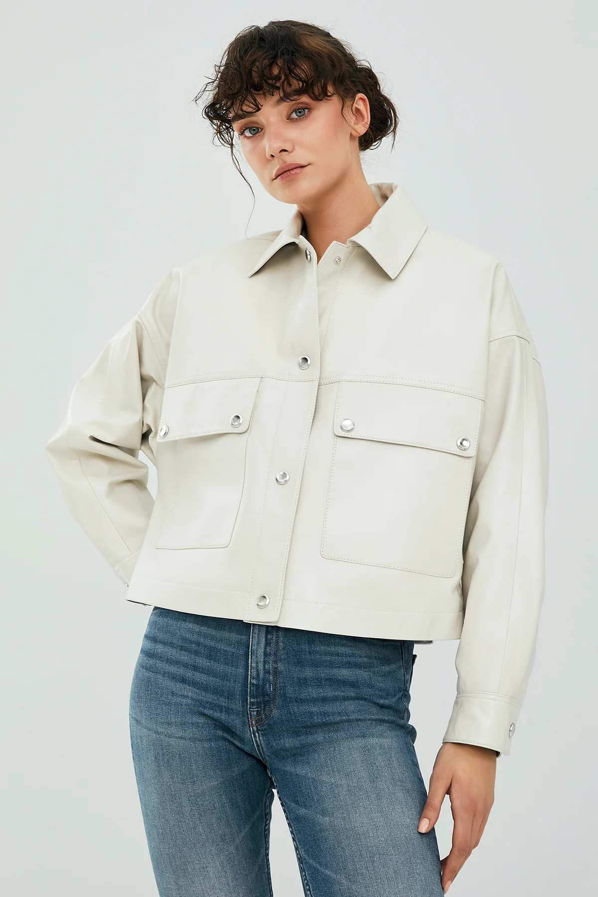 Dora Kadın Ekru Oversize Kısa Deri Ceket - Image 2