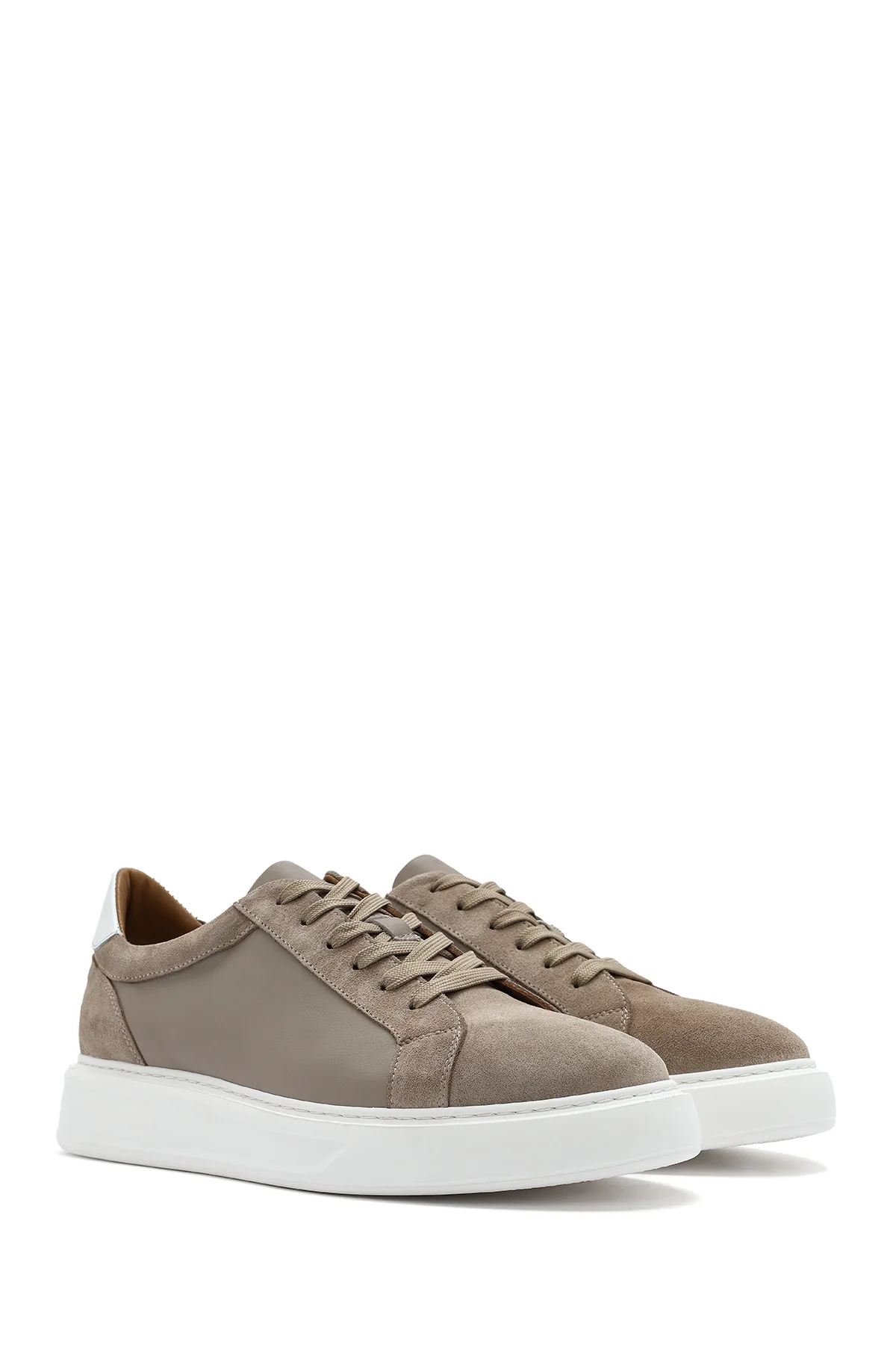 Erkek Bej Bağcıklı Kalın Tabanlı Deri Sneaker - Image 2