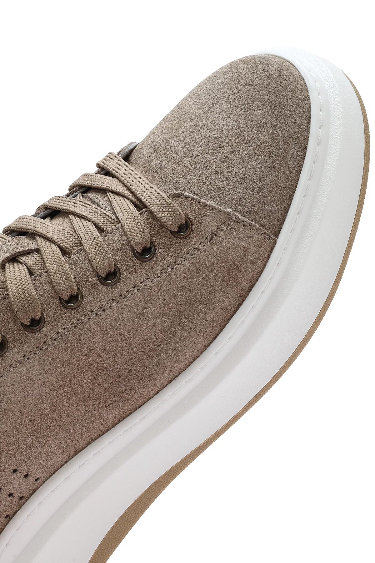 Erkek Bej Bağcıklı Kalın Tabanlı Nubuk Deri Sneaker - Image 9