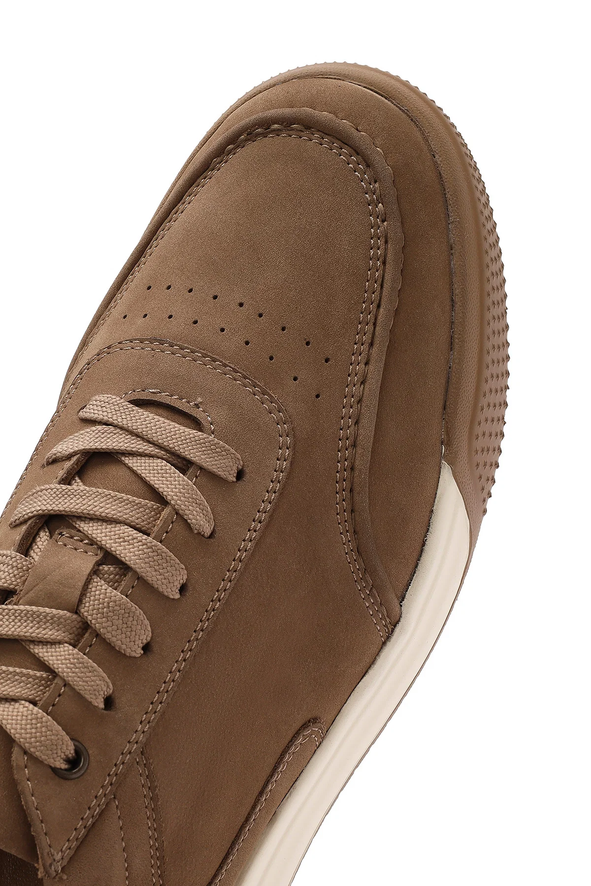 Erkek Bej Bağcıklı Kalın Tabanlı Nubuk Deri Sneaker - Image 8