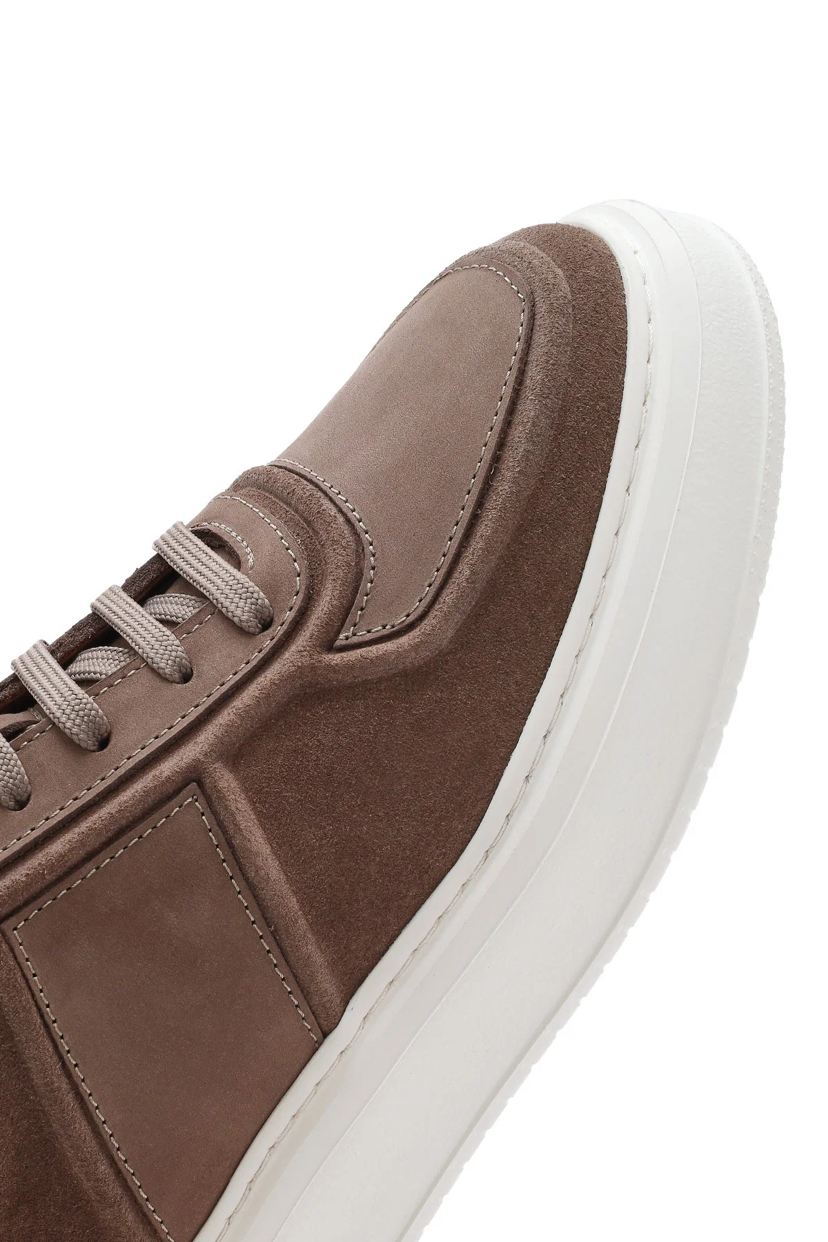 Erkek Bej Bağcıklı Kalın Tabanlı Süet Deri Sneaker - Image 10