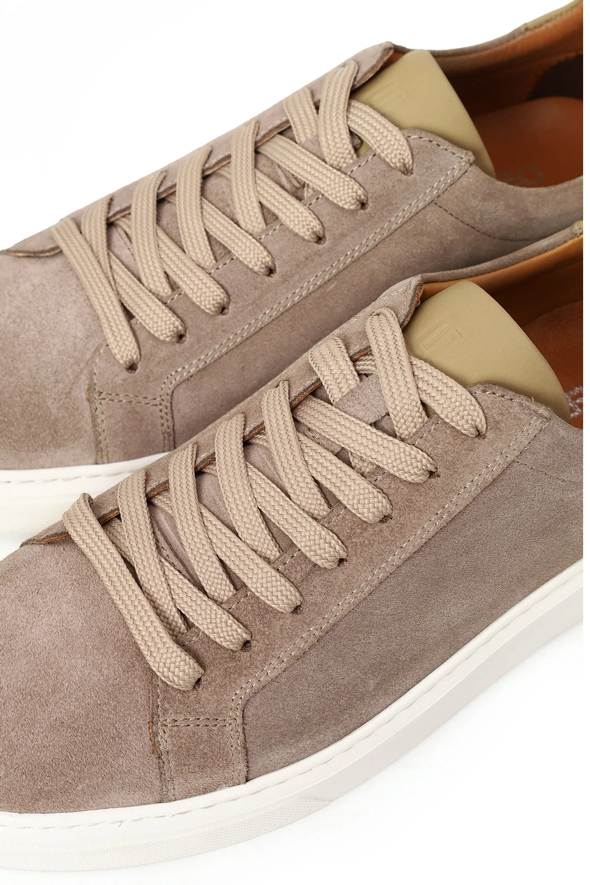Erkek Bej Bağcıklı Kalın Tabanlı Süet Deri Sneaker - Image 10