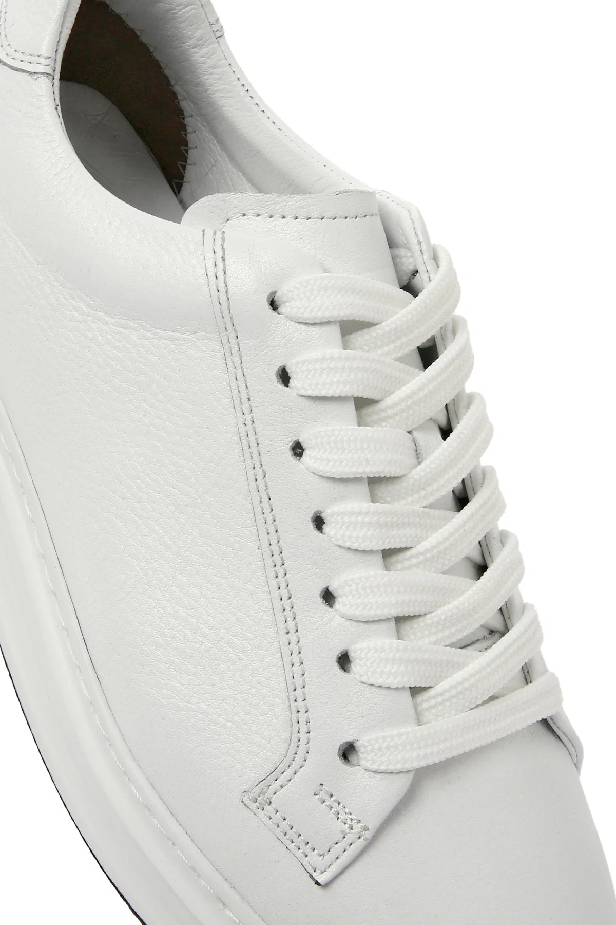 Erkek Beyaz Bağcıklı Deri Sneaker - Image 9