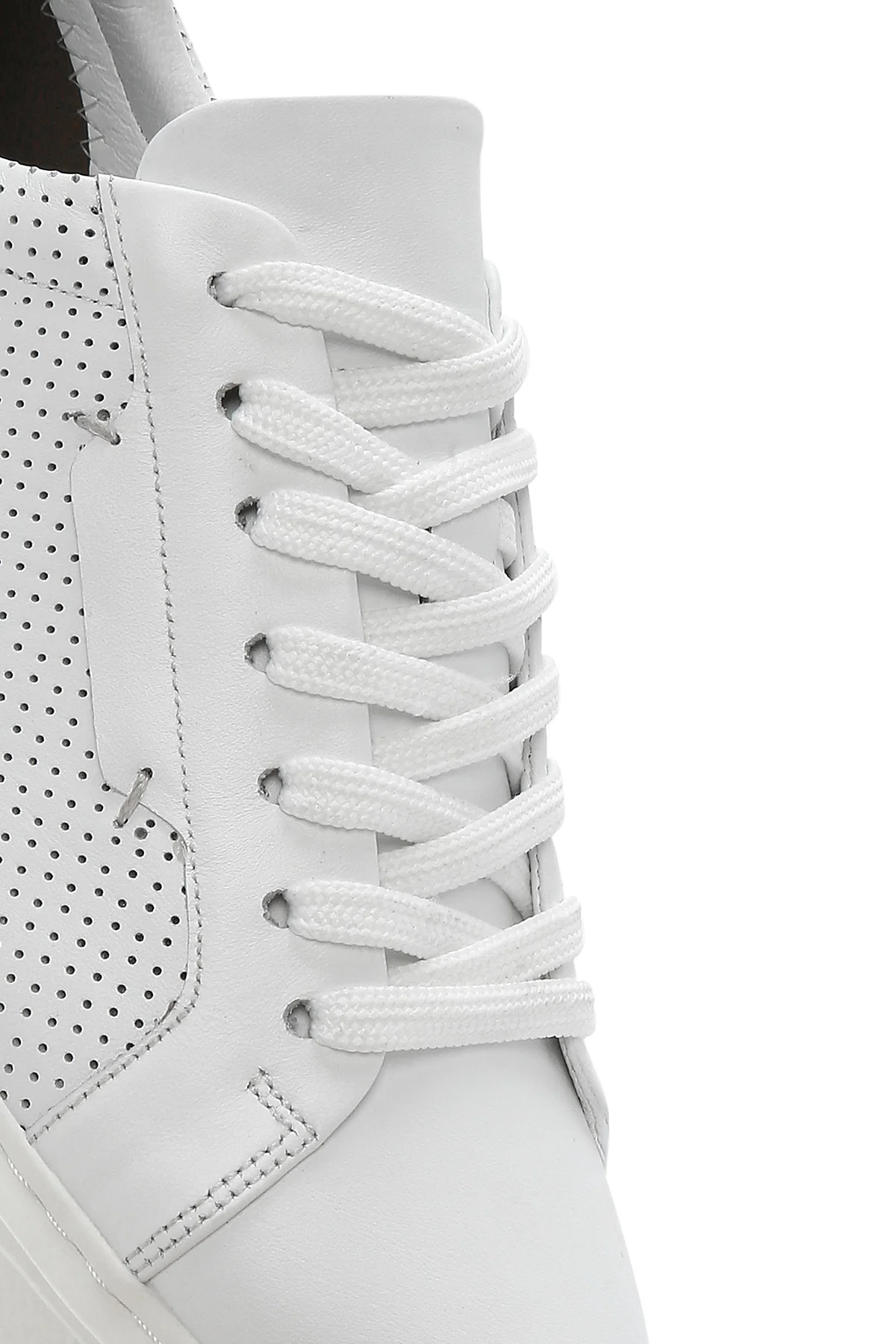 Erkek Beyaz Bağcıklı Deri Sneaker - Image 9