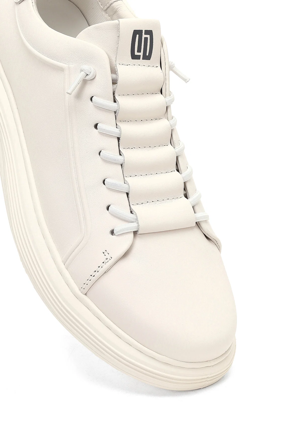Erkek Beyaz Bağcıklı Deri Sneaker - Image 9
