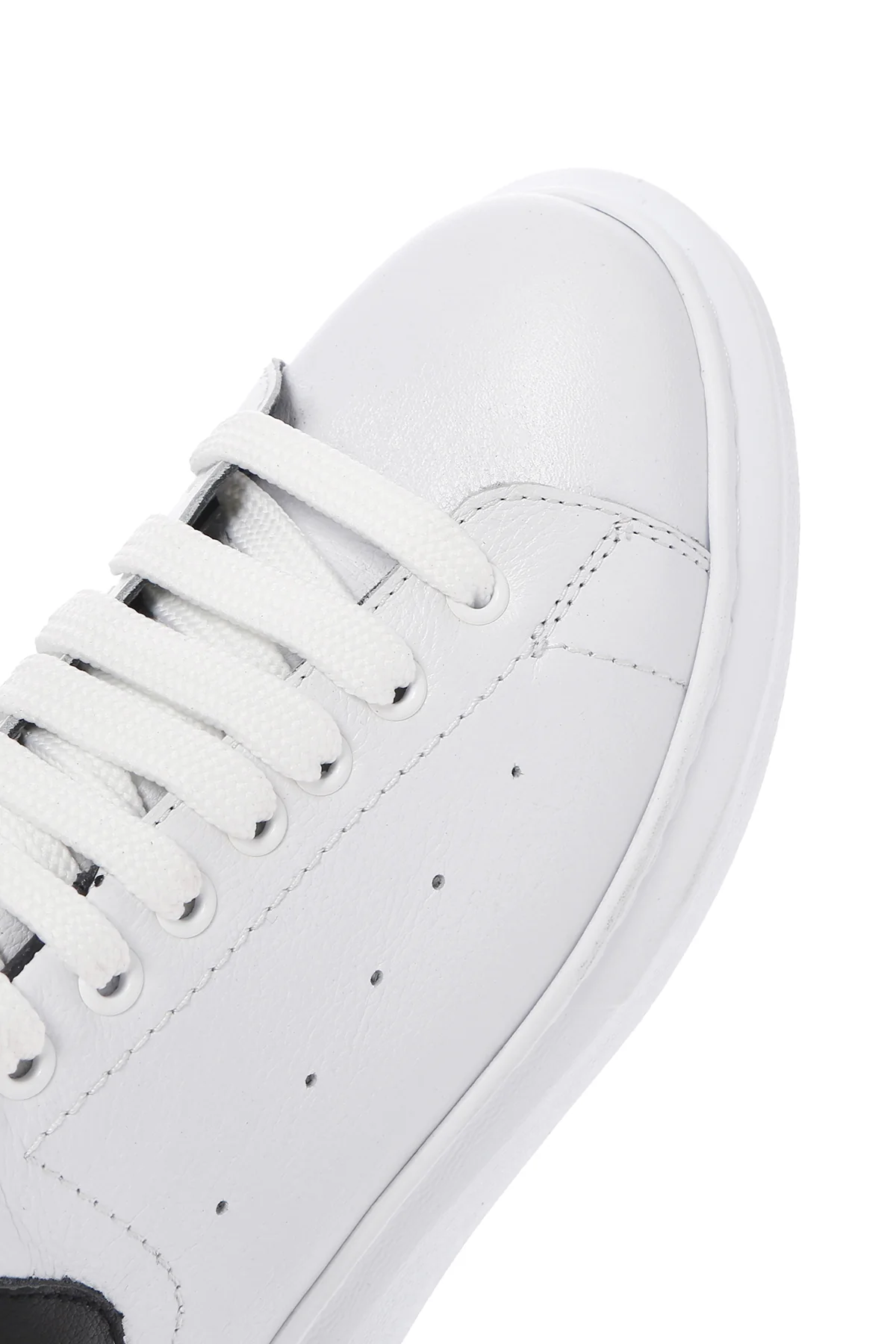 Erkek Beyaz Bağcıklı Kalın Tabanlı Deri Sneaker - Image 9