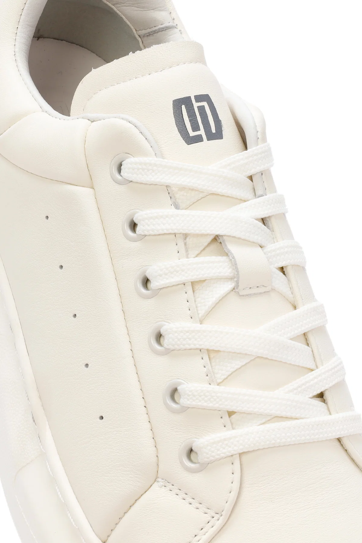 Erkek Beyaz Bağcıklı Kalın Tabanlı Deri Sneaker - Image 10