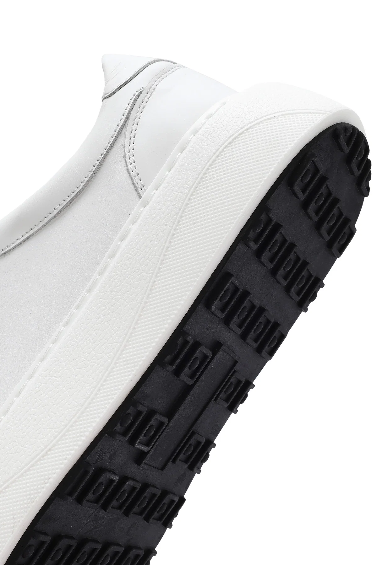 Erkek Beyaz Bağcıklı Kalın Tabanlı Deri Sneaker - Image 8