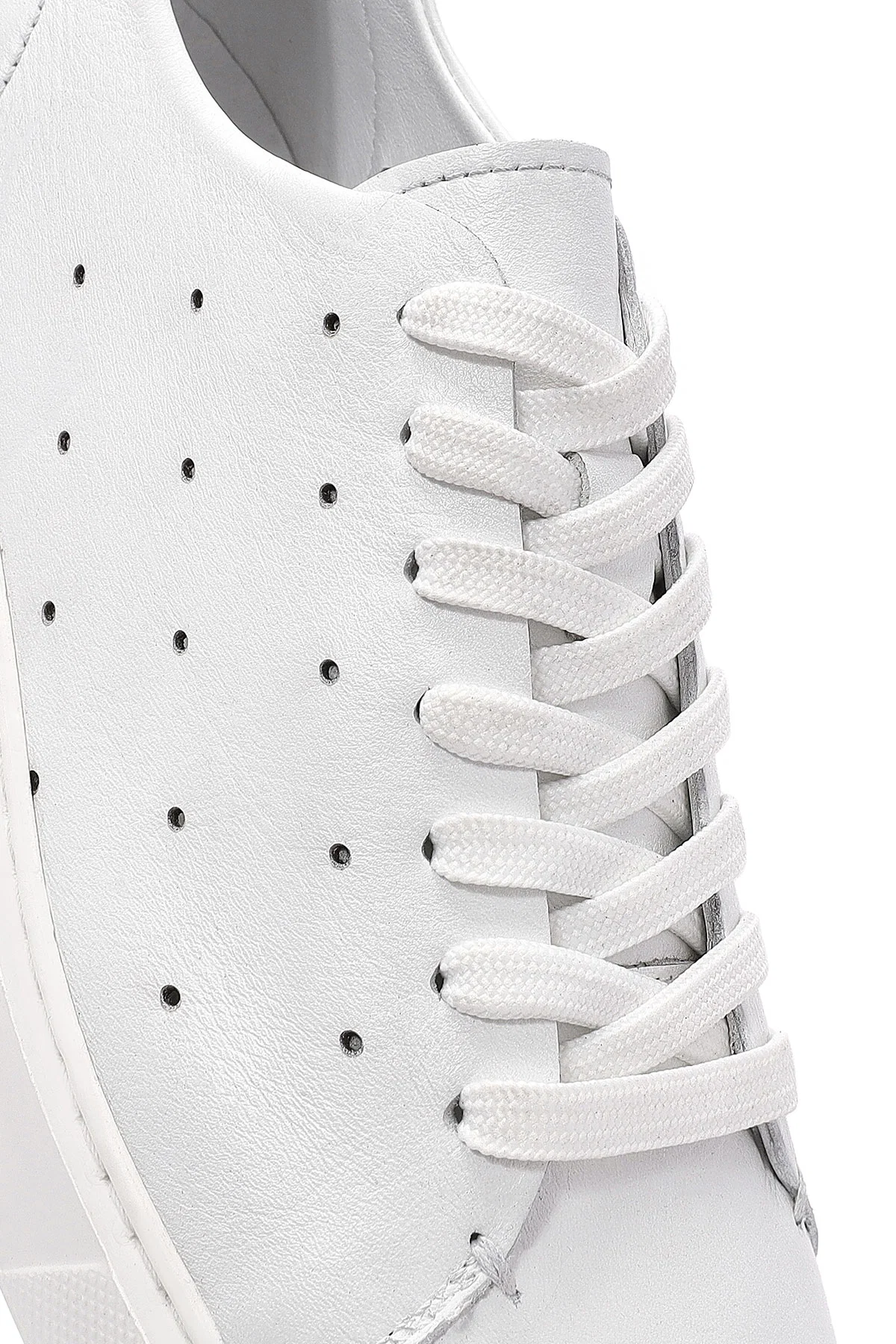Erkek Beyaz Bağcıklı Kalın Tabanlı Deri Sneaker - Image 9