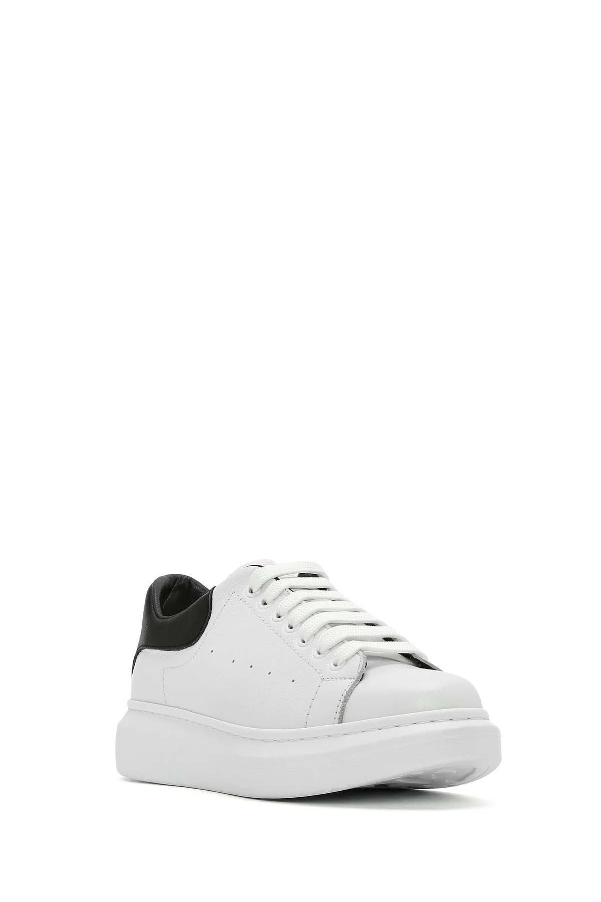 Erkek Beyaz Bağcıklı Kalın Tabanlı Deri Sneaker - Image 6