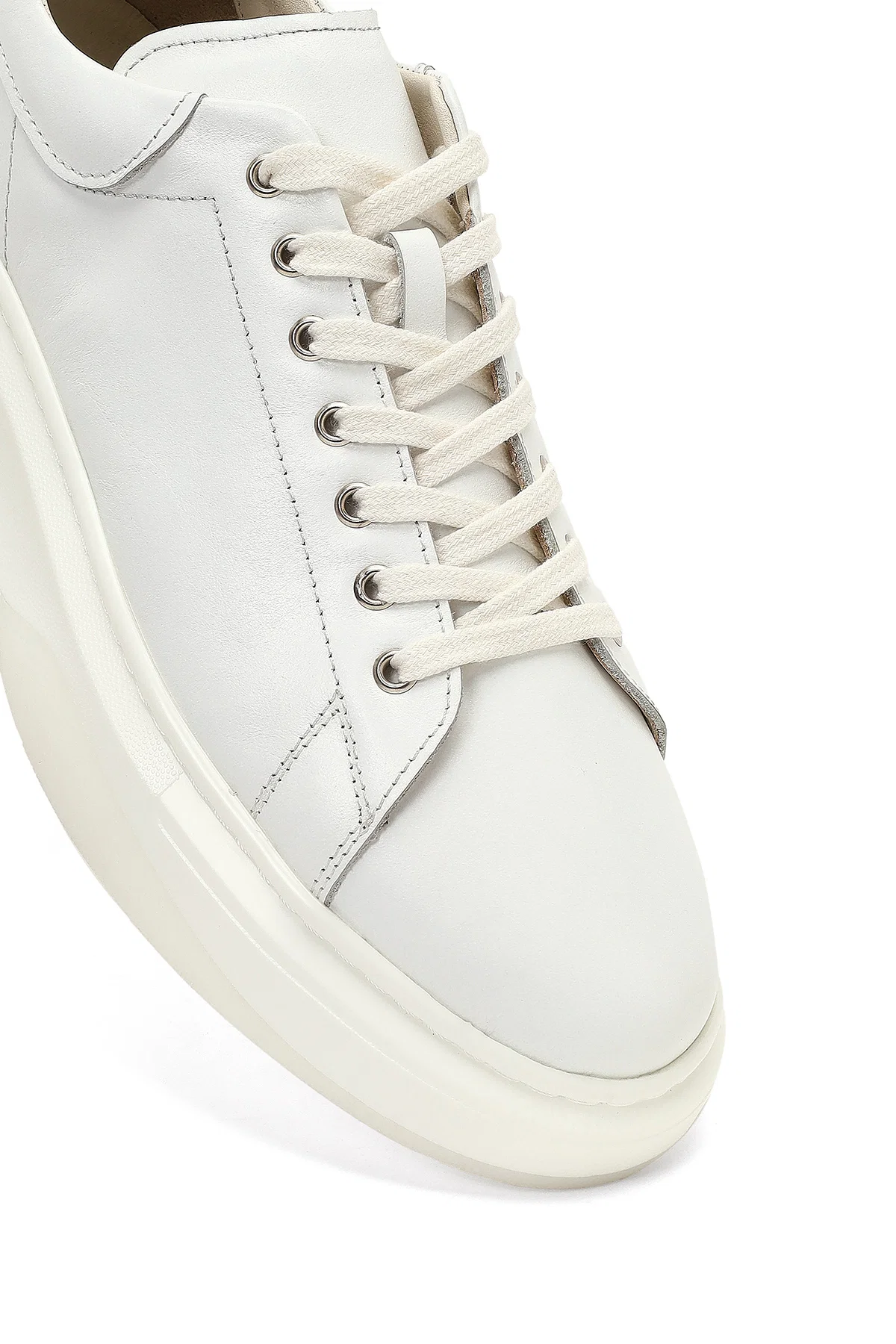 Erkek Beyaz Bağcıklı Kalın Tabanlı Deri Sneaker - Image 9