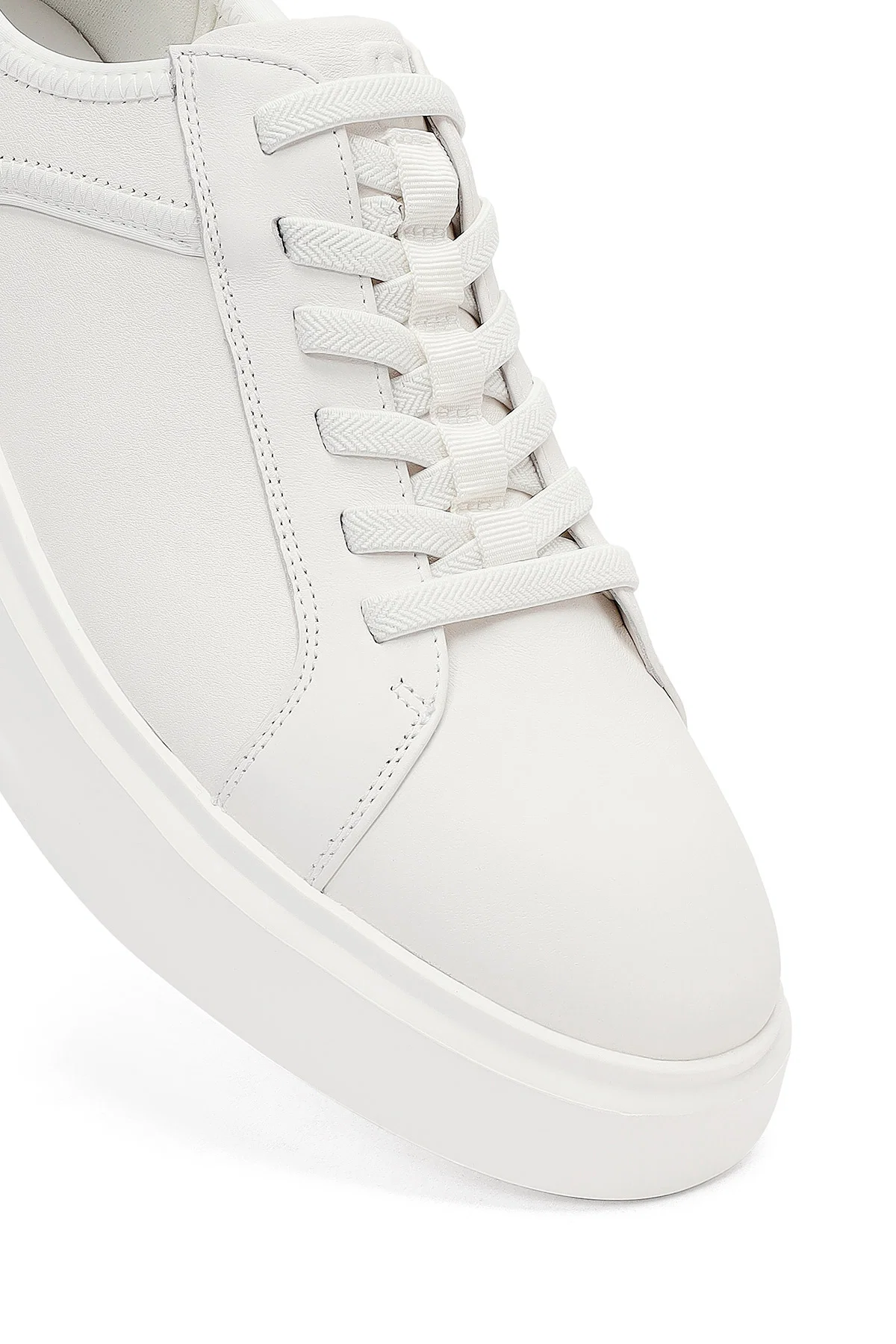 Erkek Beyaz Bağcıklı Kalın Tabanlı Deri Sneaker - Image 10