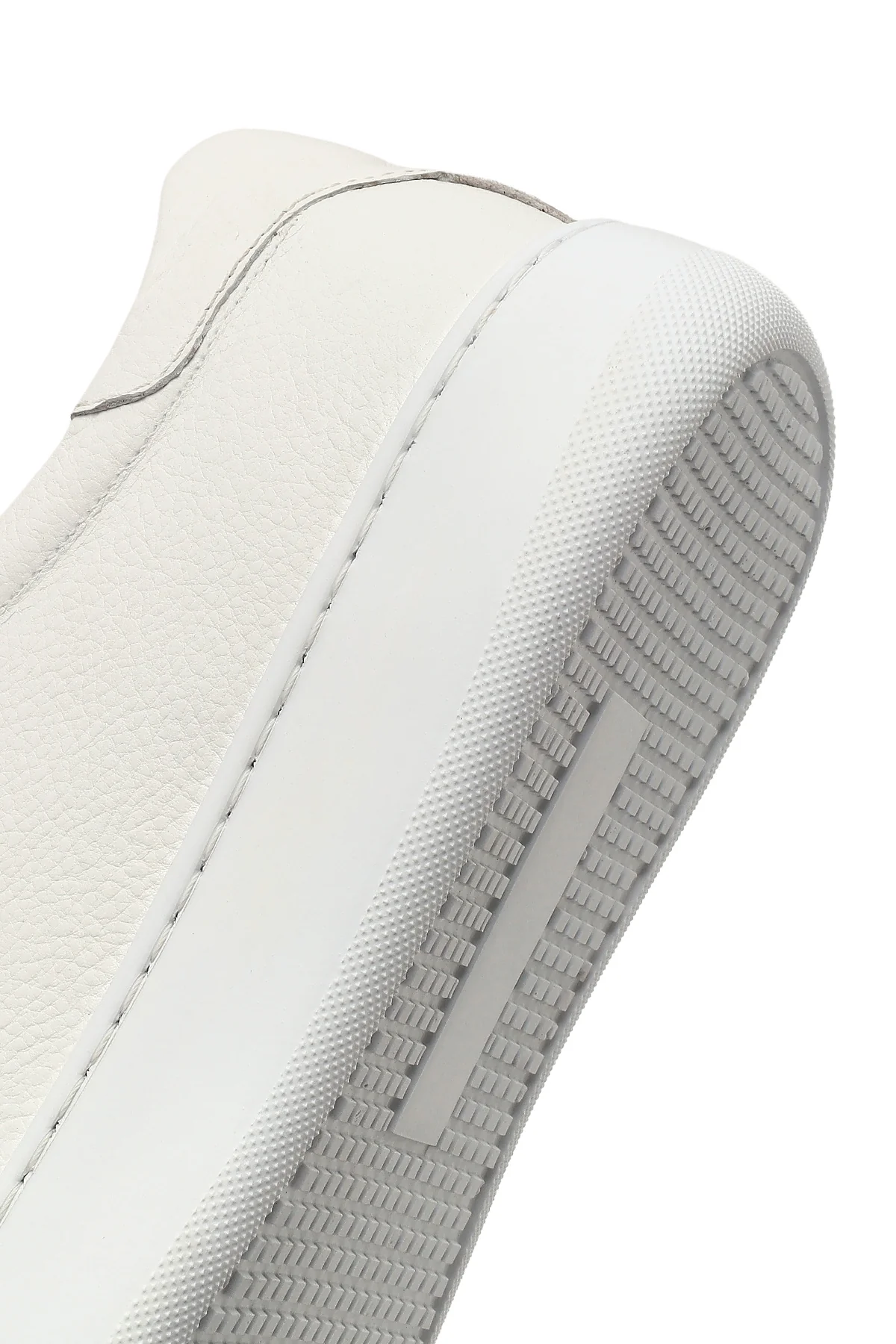 Erkek Beyaz Bağcıklı Kalın Tabanlı Deri Sneaker - Image 8