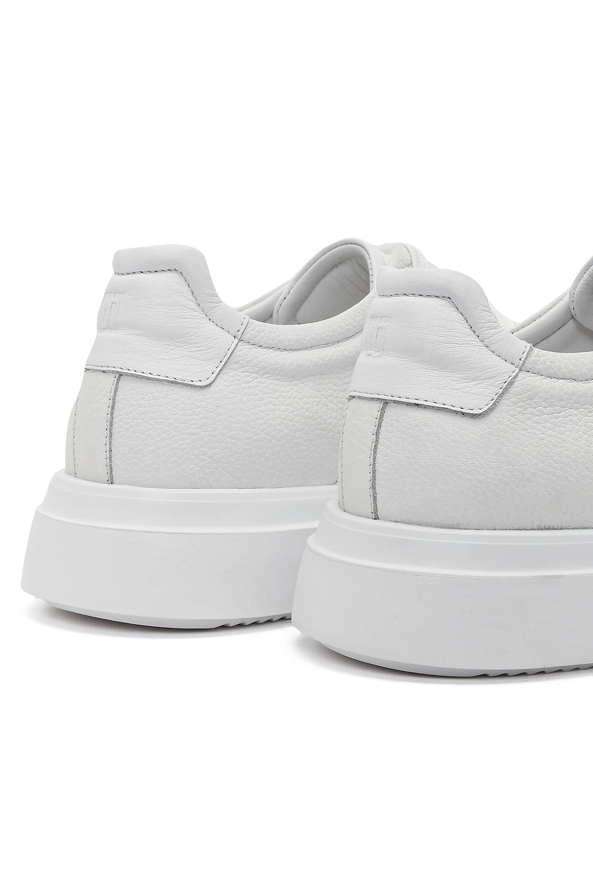 Erkek Beyaz Bağcıklı Kalın Tabanlı Deri Sneaker - Image 10
