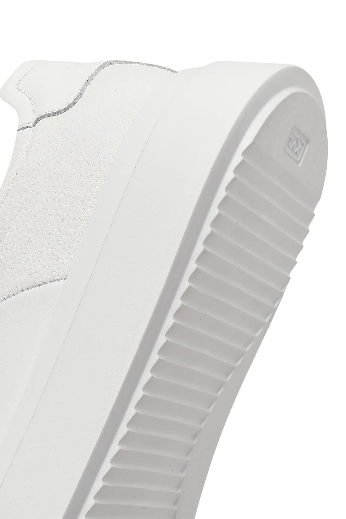 Erkek Beyaz Bağcıklı Kalın Tabanlı Deri Sneaker - Image 8
