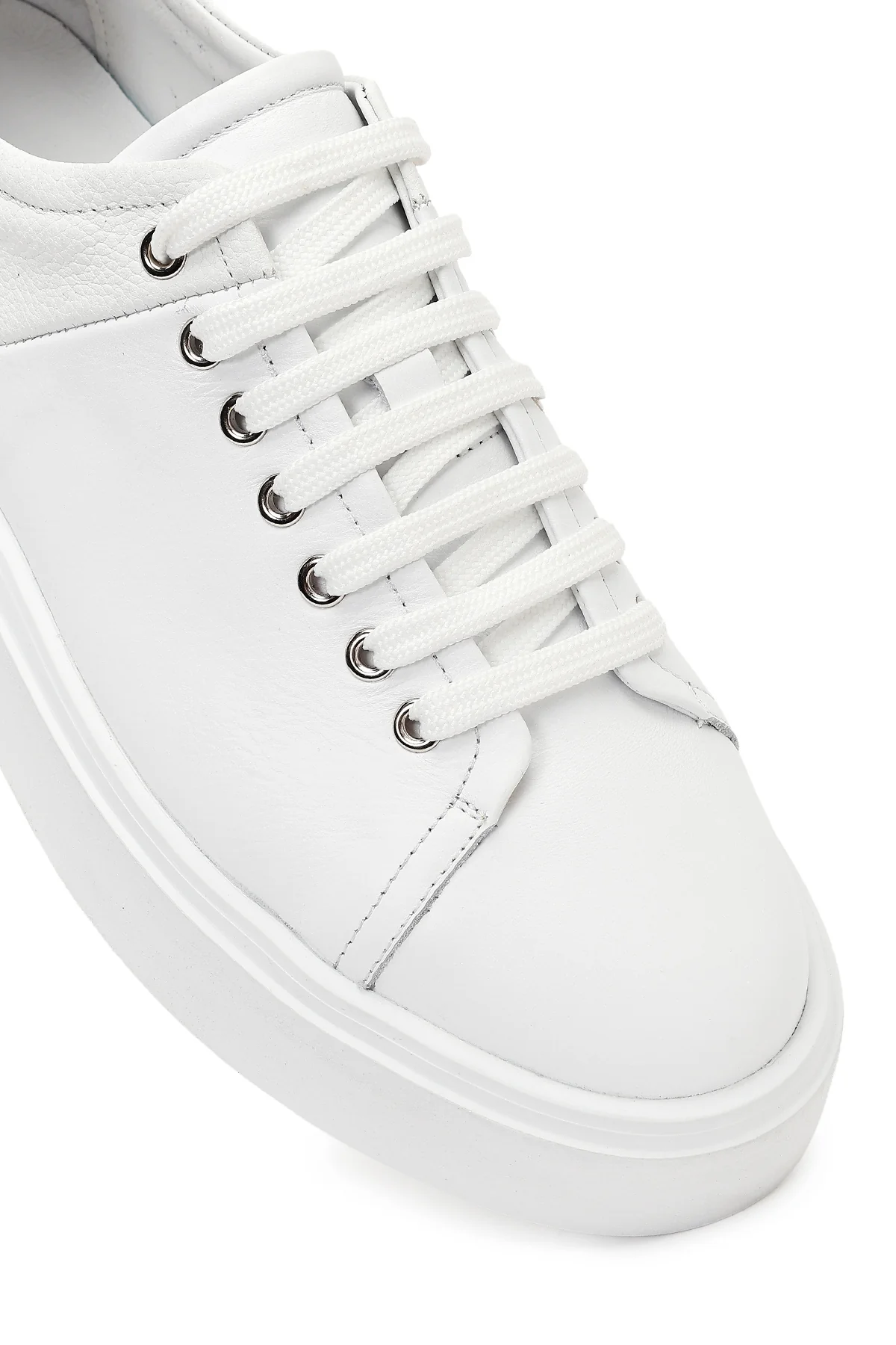 Erkek Beyaz Bağcıklı Kalın Tabanlı Deri Sneaker - Image 9