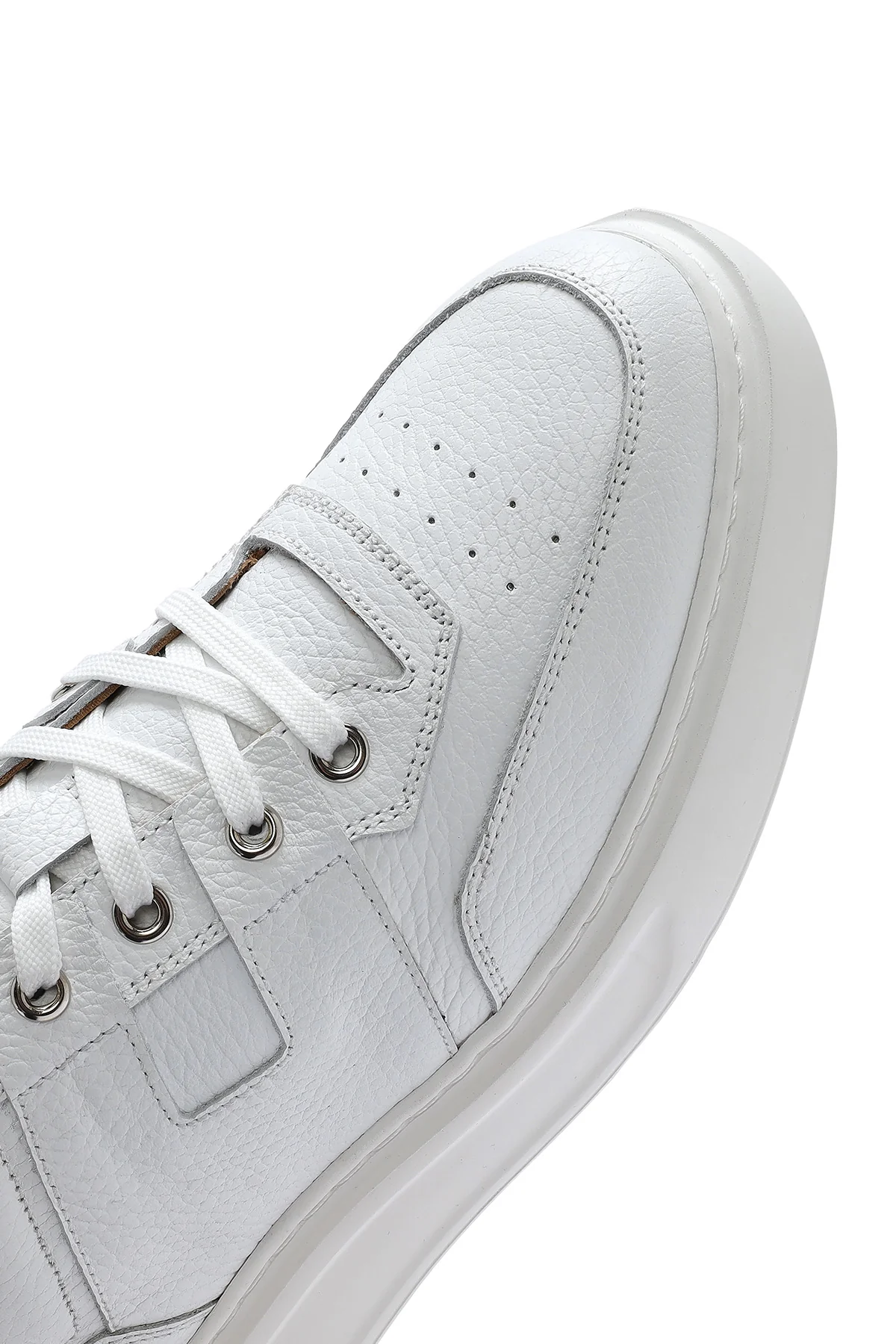 Erkek Beyaz Bağcıklı Kalın Tabanlı Deri Sneaker - Image 10