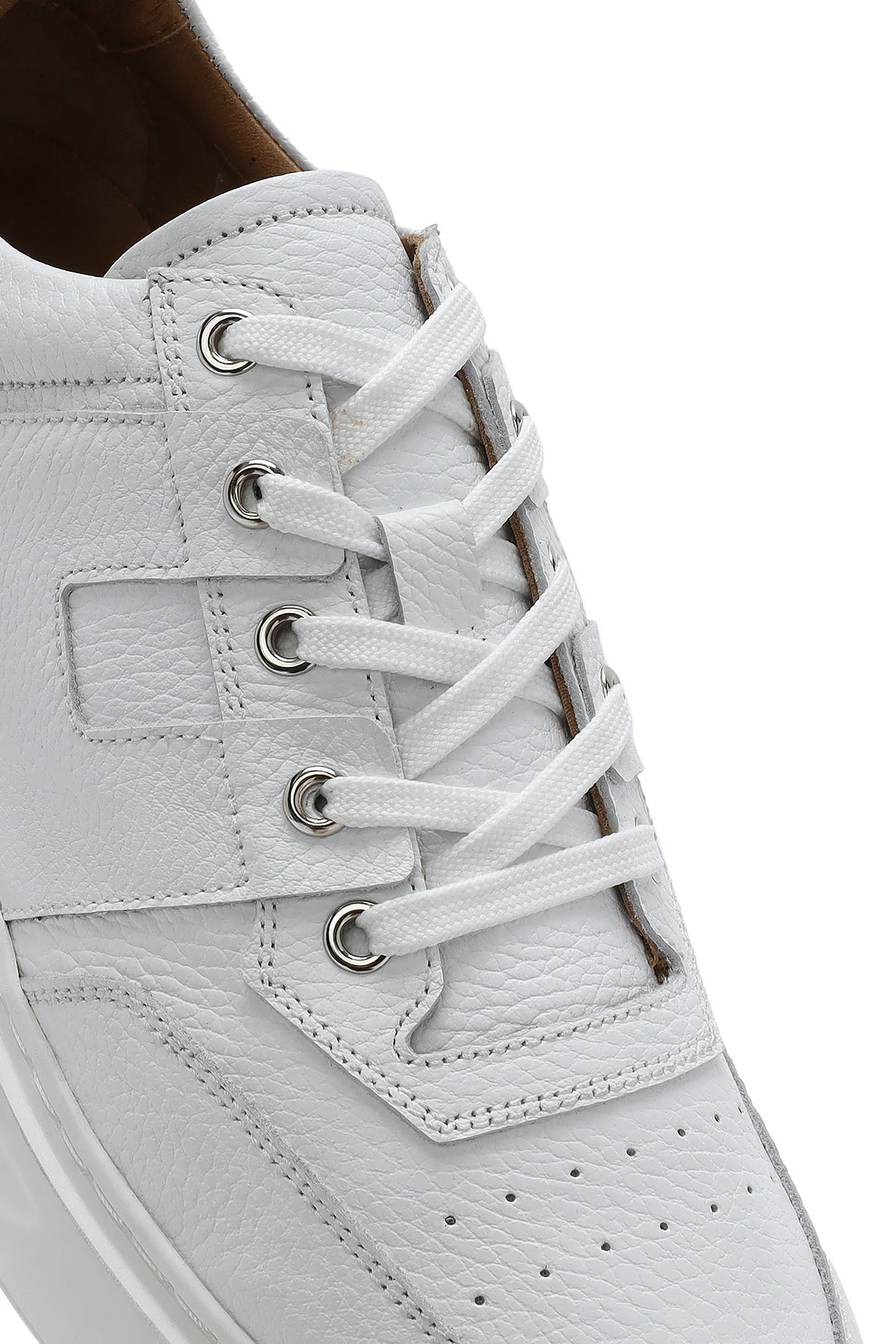 Erkek Beyaz Bağcıklı Kalın Tabanlı Deri Sneaker - Image 9