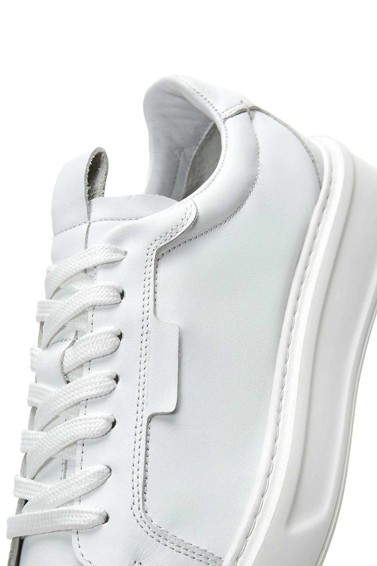Erkek Beyaz Bağcıklı Kalın Tabanlı Deri Sneaker - Image 7