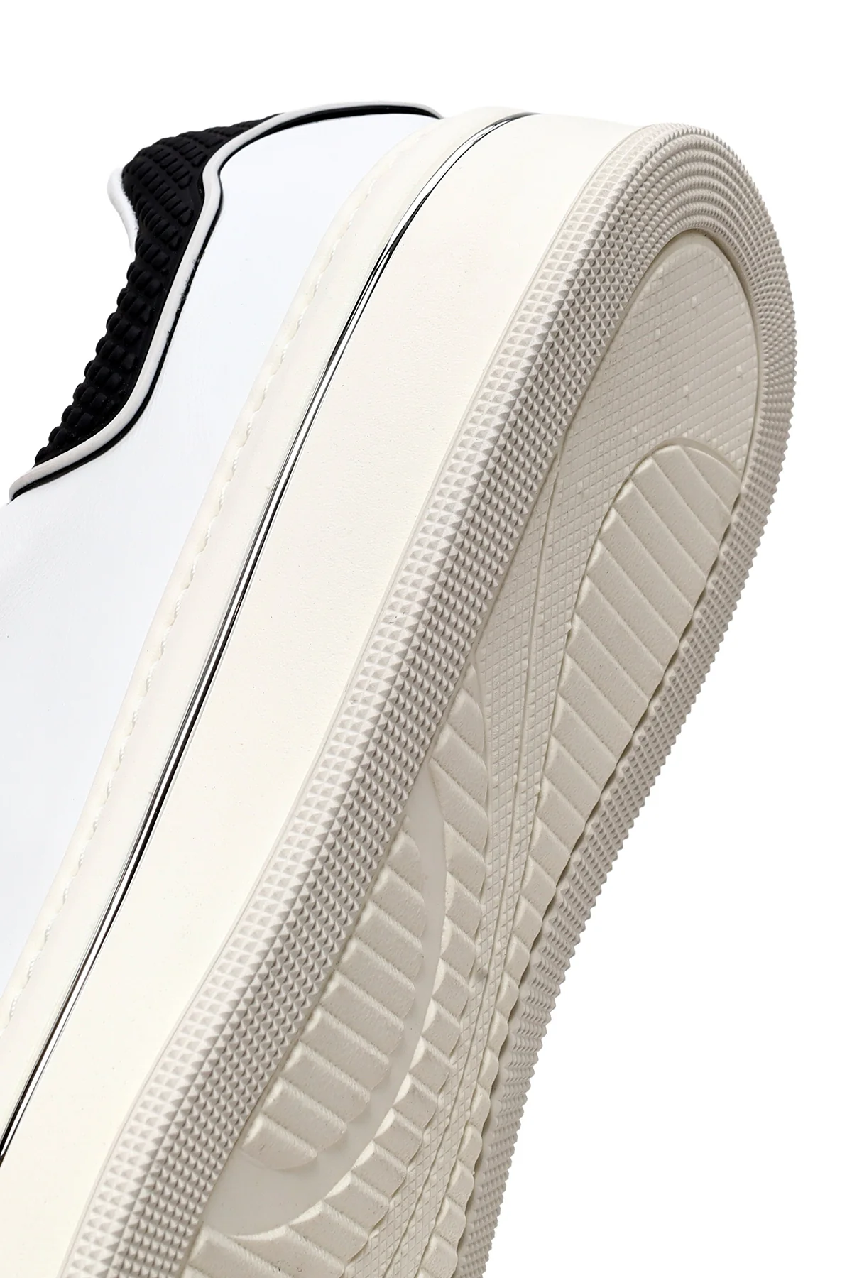 Erkek Beyaz Bağcıklı Kalın Tabanlı Deri Sneaker - Image 8