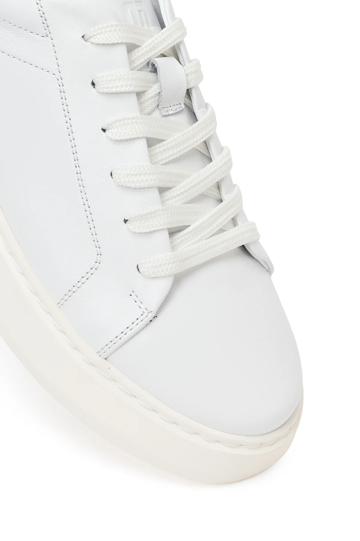 Erkek Beyaz Bağcıklı Kalın Tabanlı Deri Sneaker - Image 9