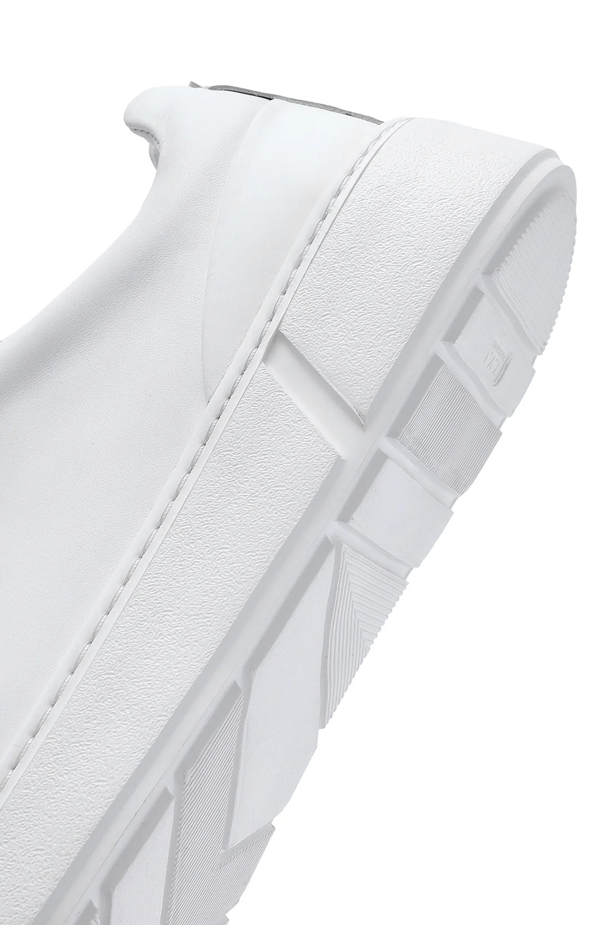 Erkek Beyaz Bağcıklı Kalın Tabanlı Deri Sneaker - Image 8