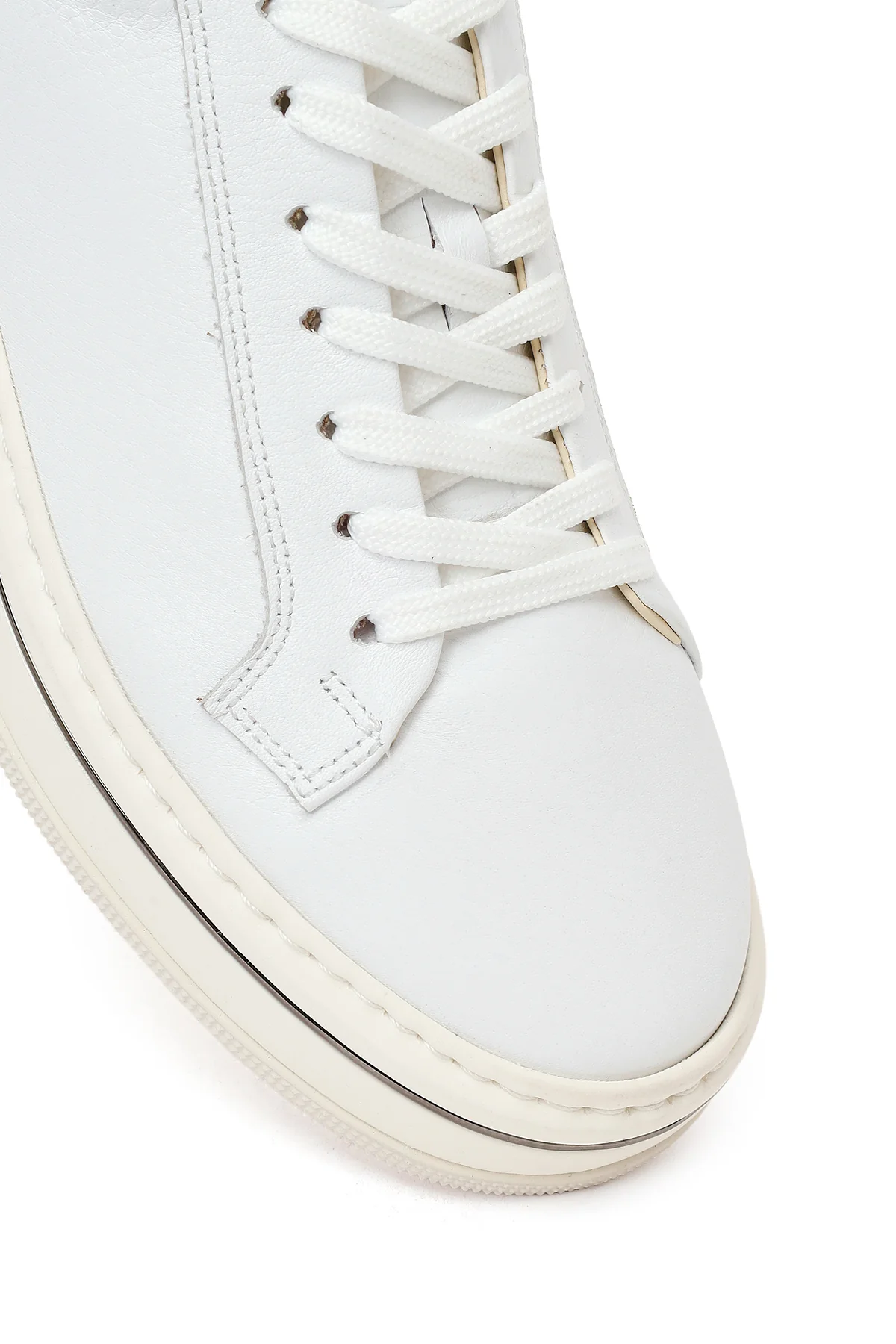 Erkek Beyaz Bağcıklı Kalın Tabanlı Deri Sneaker - Image 9