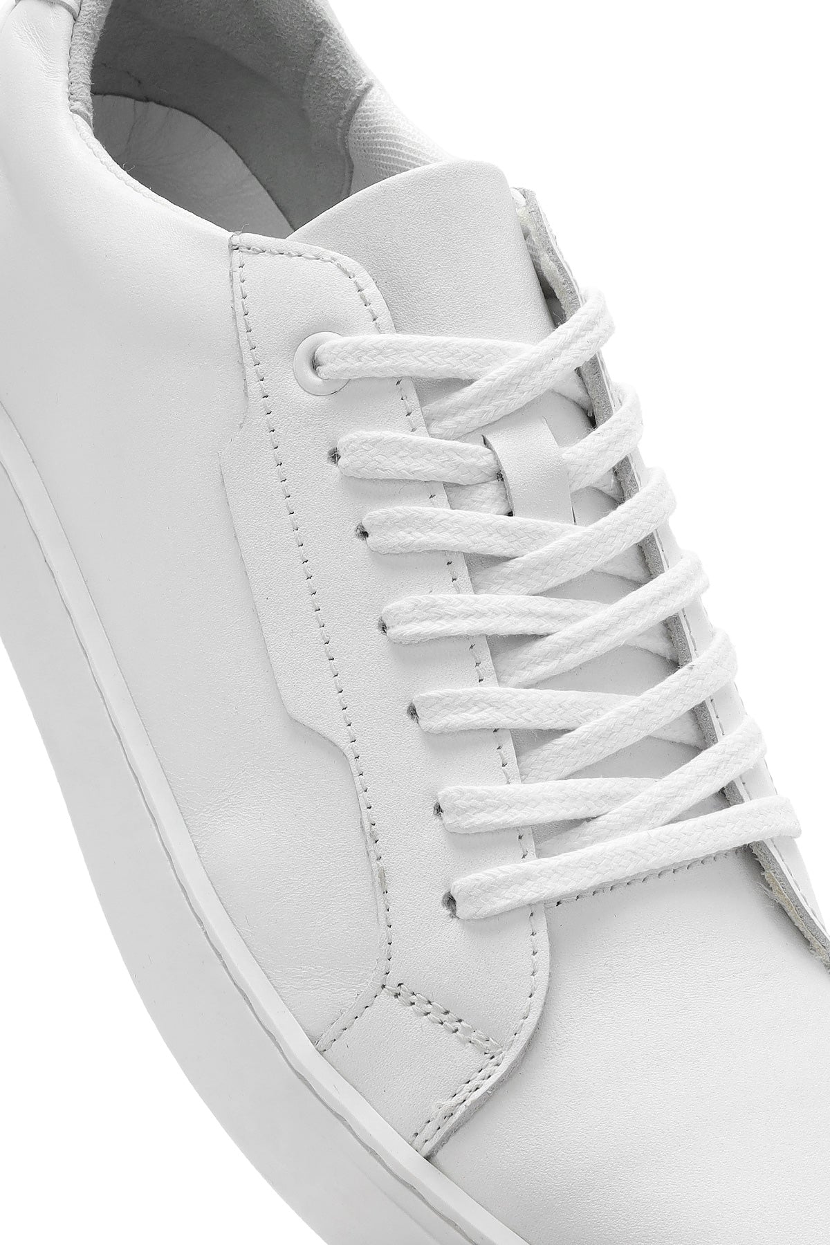 Erkek Beyaz Bağcıklı Kalın Tabanlı Deri Sneaker - Image 9